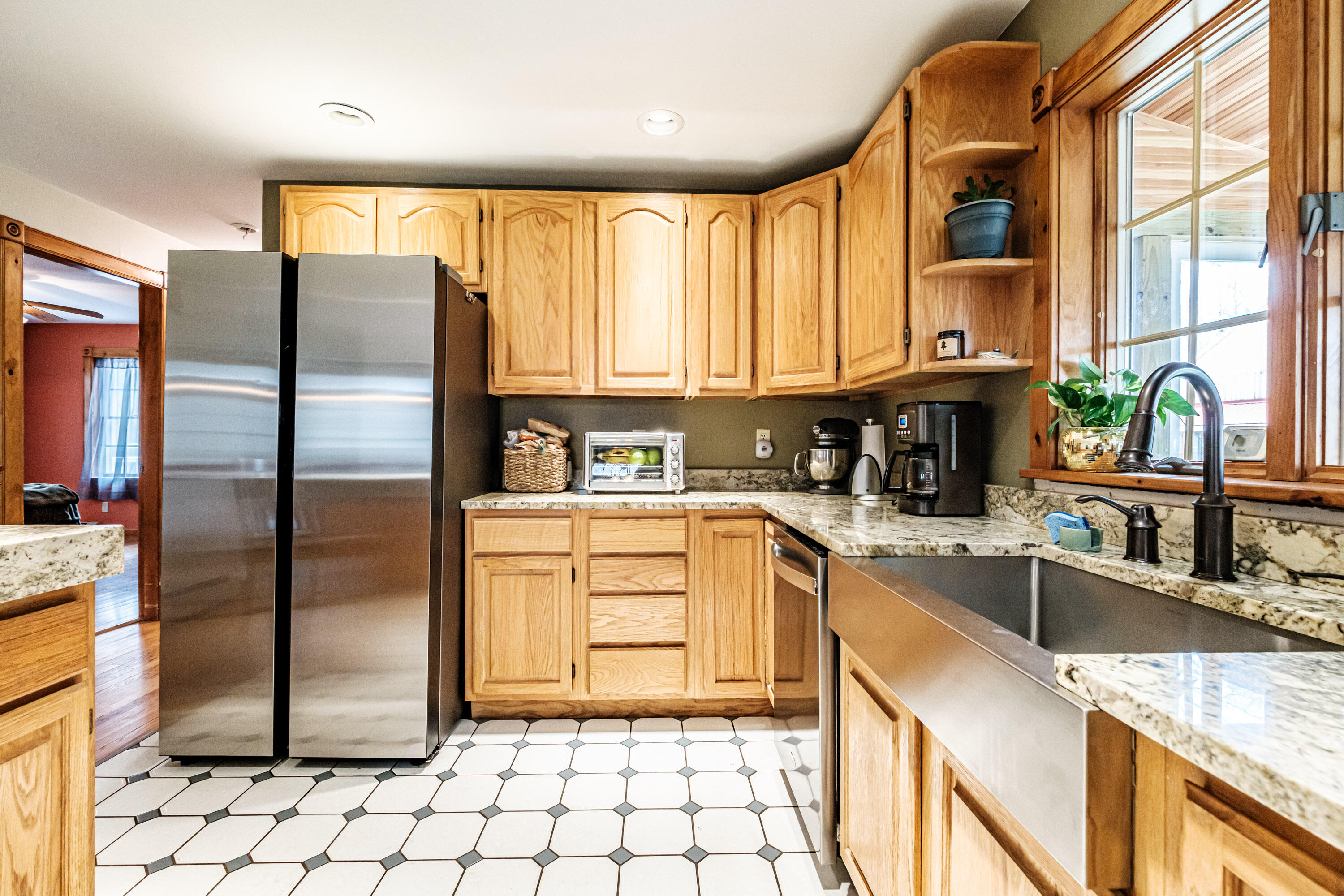 6 Broadway Avenue Property Photo 9