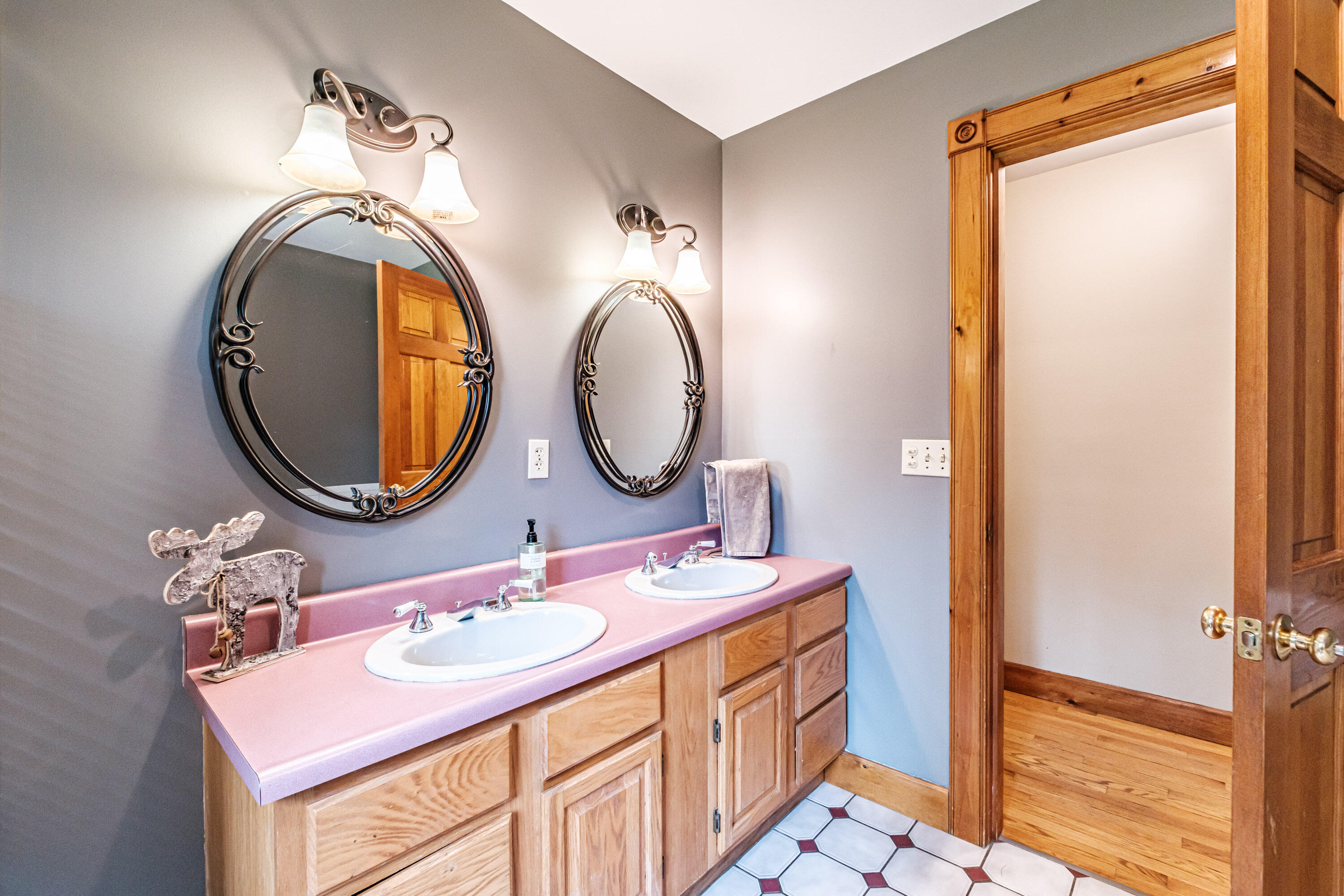 6 Broadway Avenue Property Photo 27
