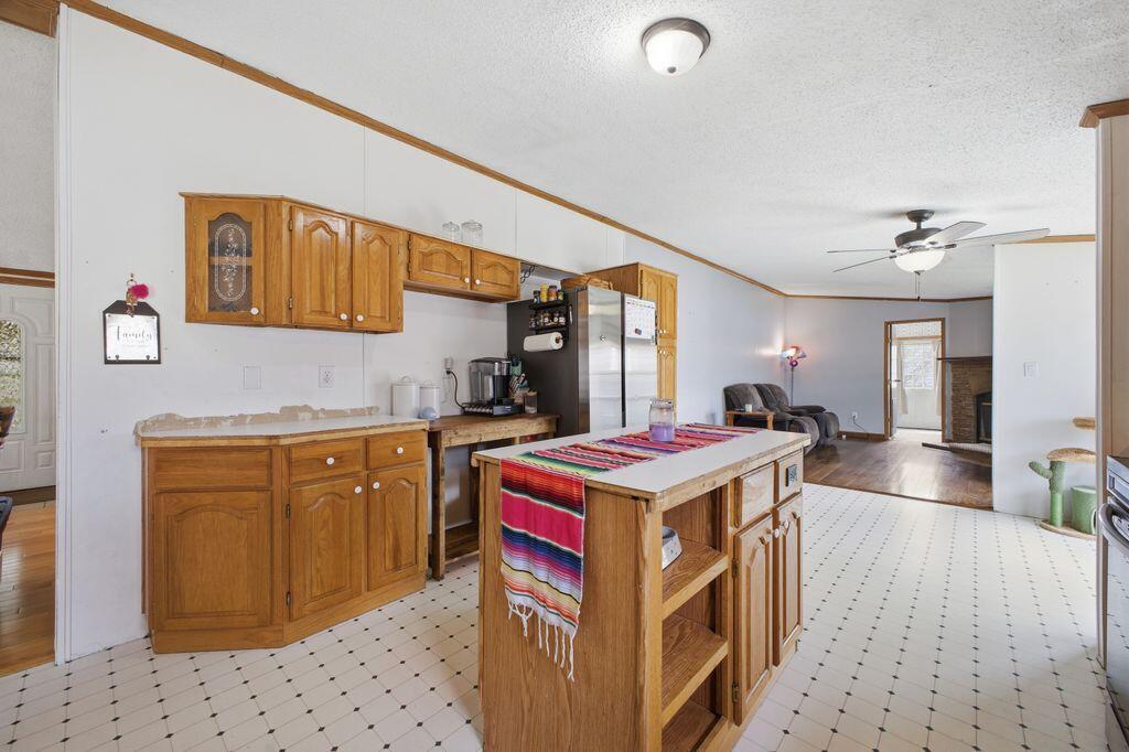 61 Larry Lane Property Photo 18