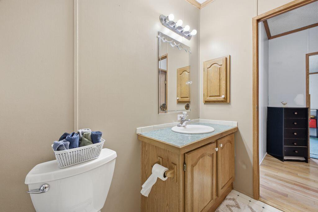 61 Larry Lane Property Photo 32