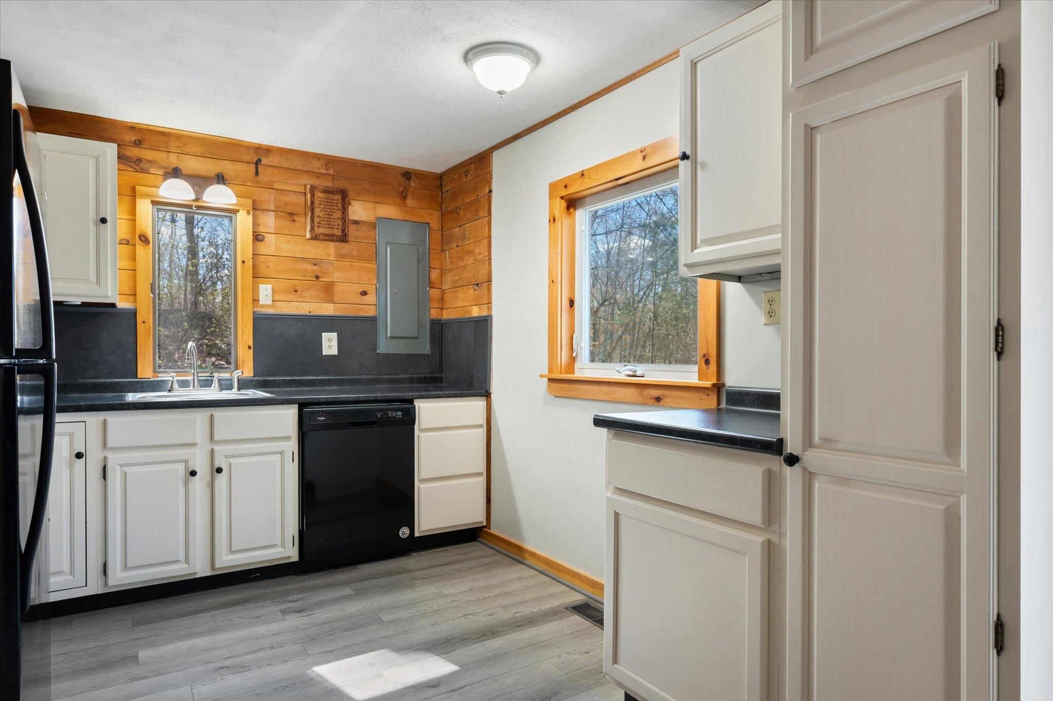 1492 River Road Property Photo 12