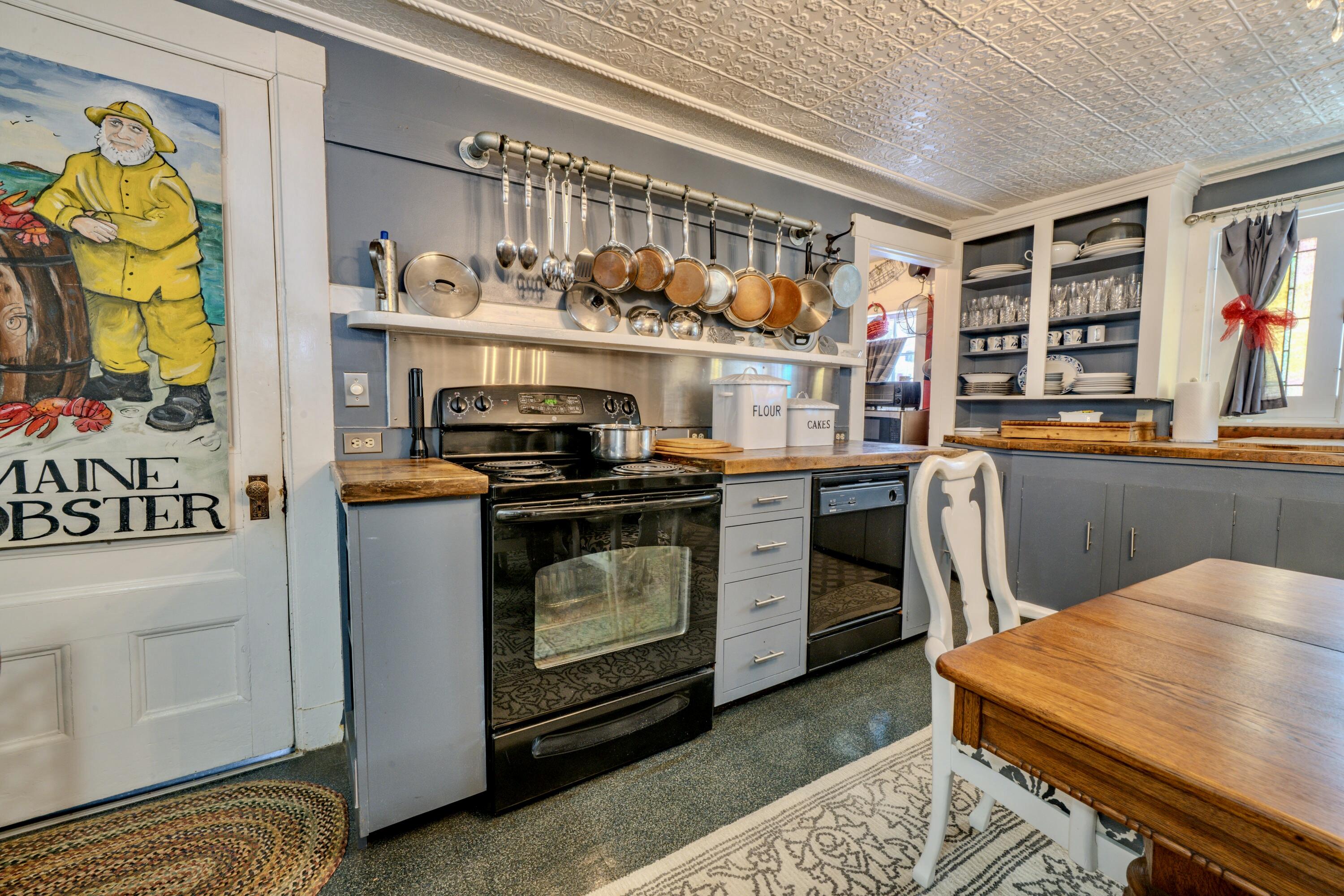 18 Waldo Avenue Property Photo 11