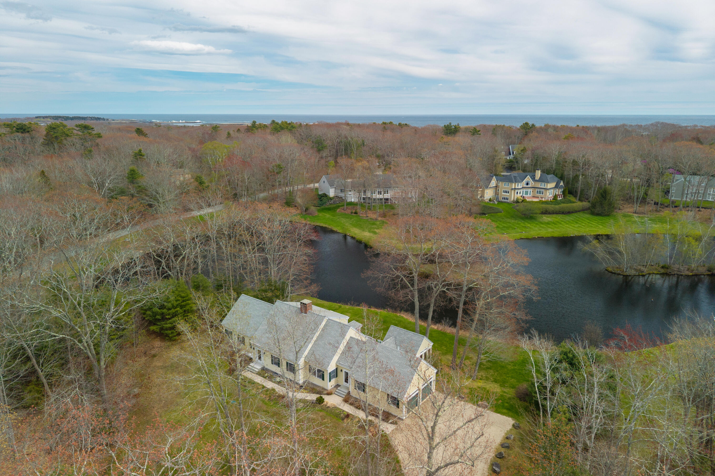44 Oakwood Drive Property Photo 1