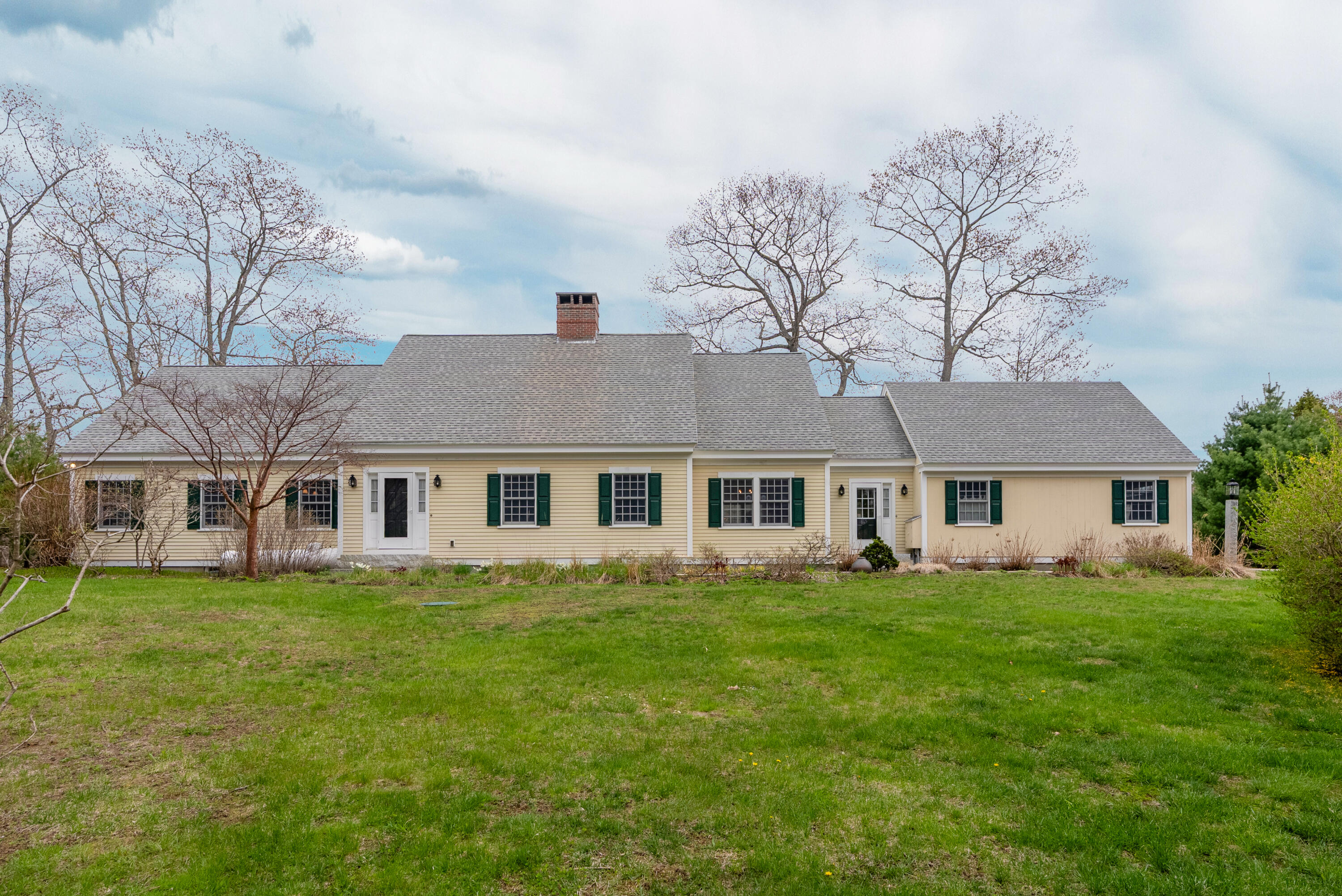 44 Oakwood Drive Property Photo 2