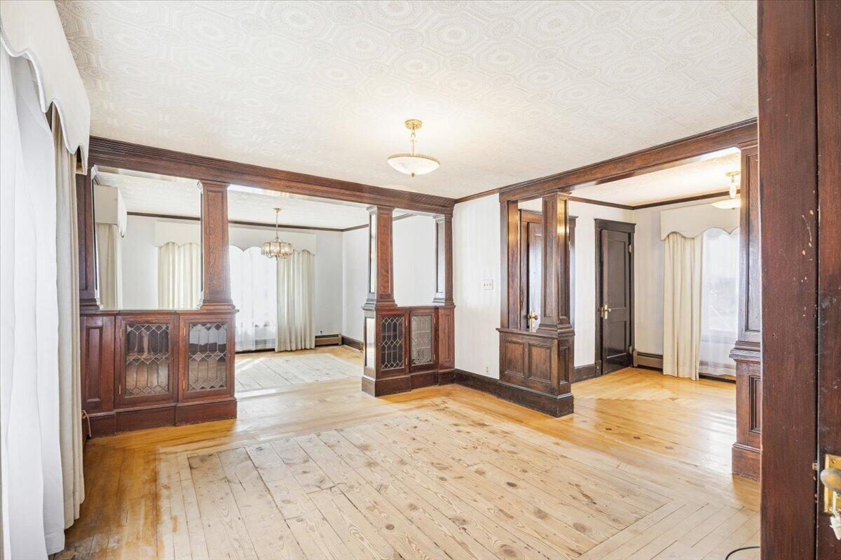 115 West Street Property Photo 7