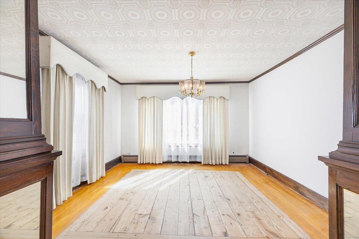 115 West Street Property Photo 8