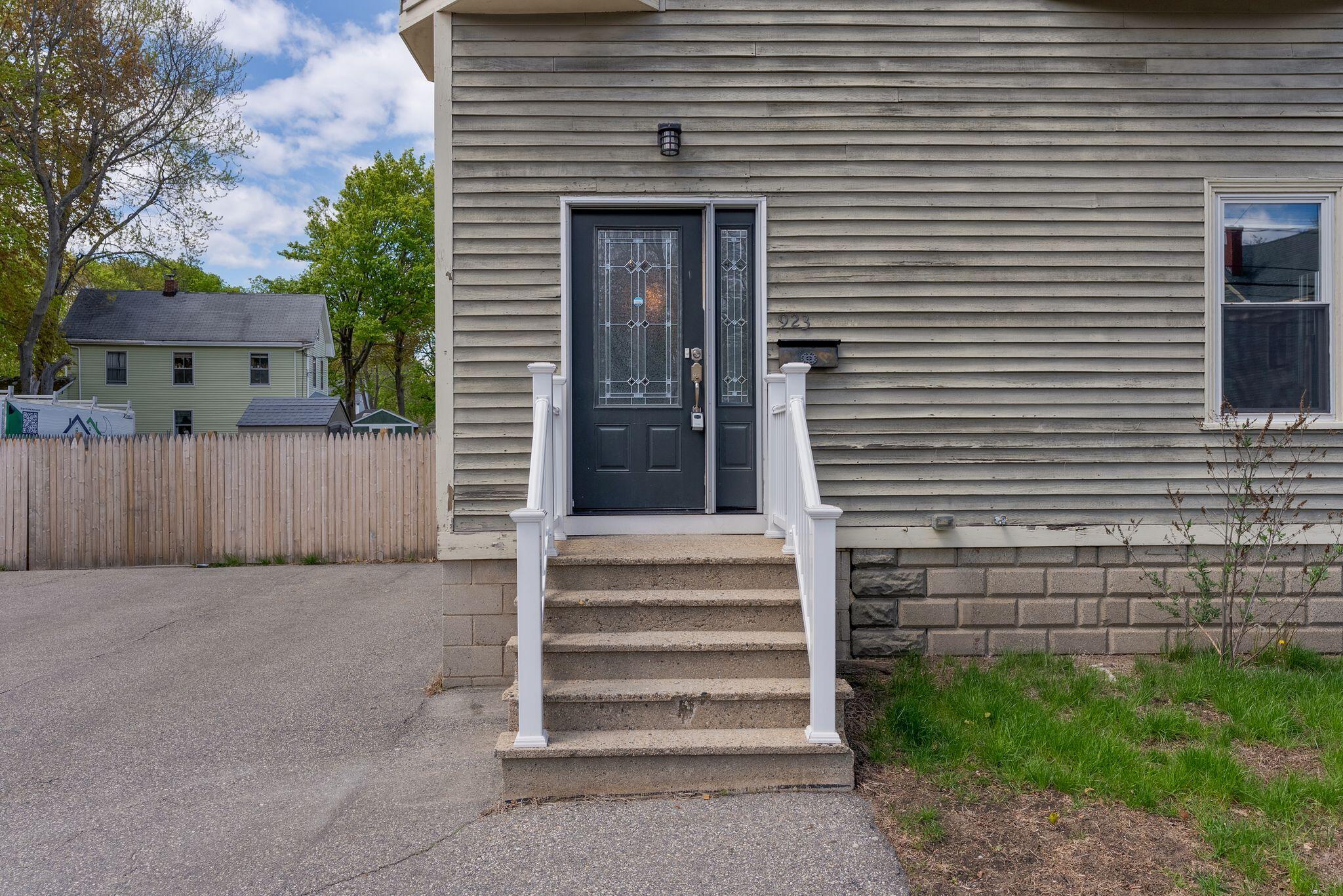 923 Broadway Property Photo 3