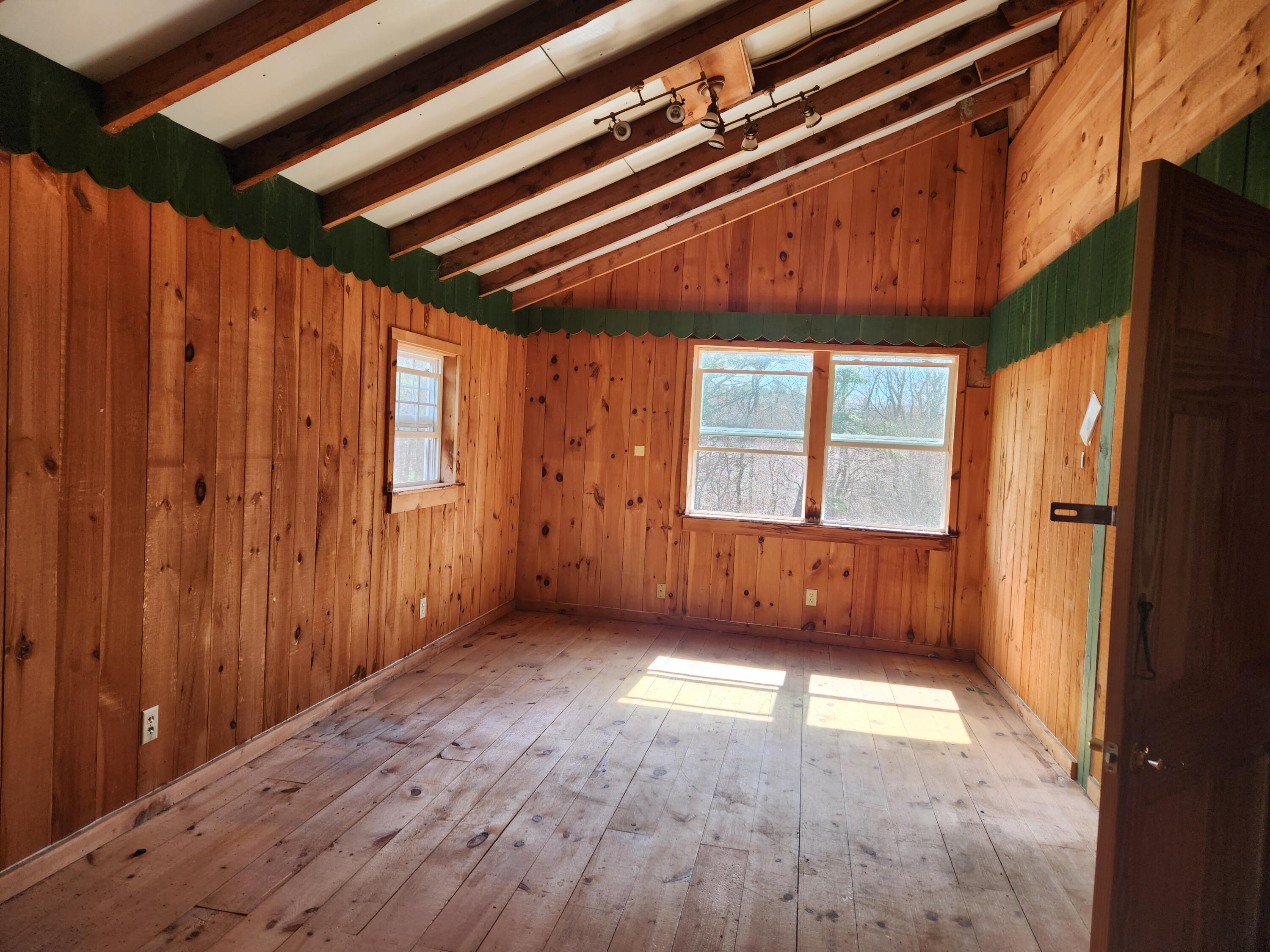 1257 N Pond Road 2 Property Photo 13