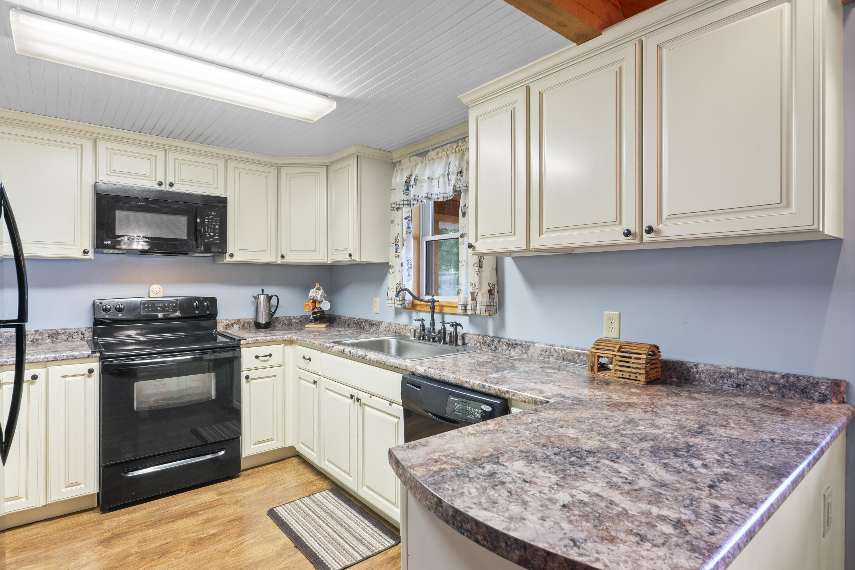 71 Sunrise Park Road Property Photo 24