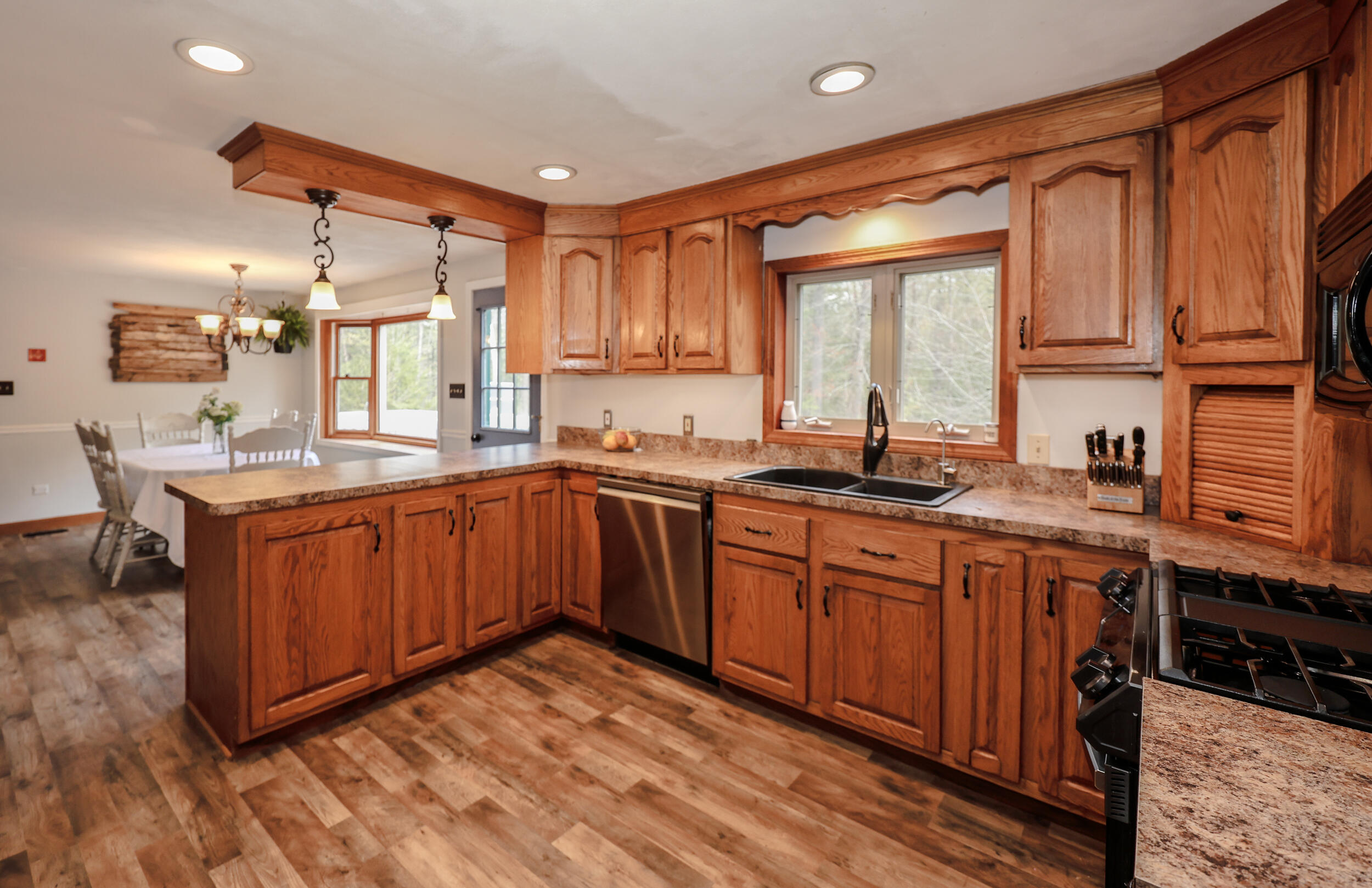16 Buttonwood Drive Property Photo 4