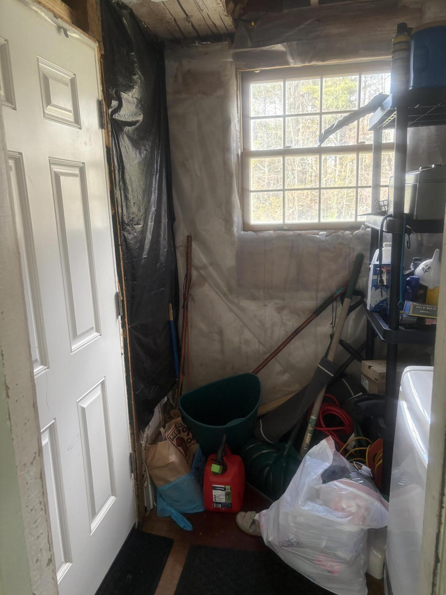 910 Hostile Valley Road Property Photo 12
