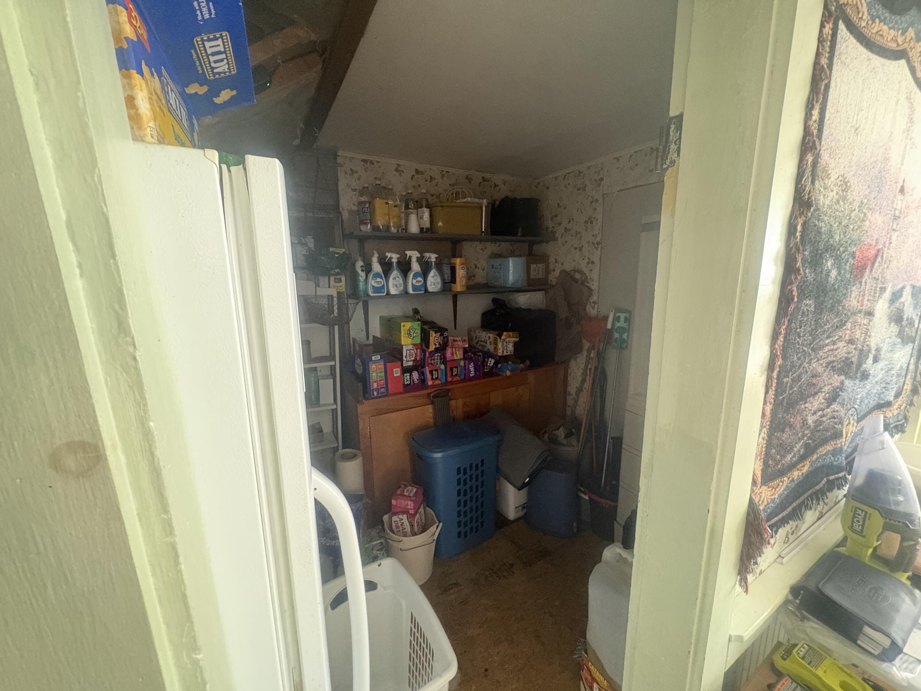 910 Hostile Valley Road Property Photo 15