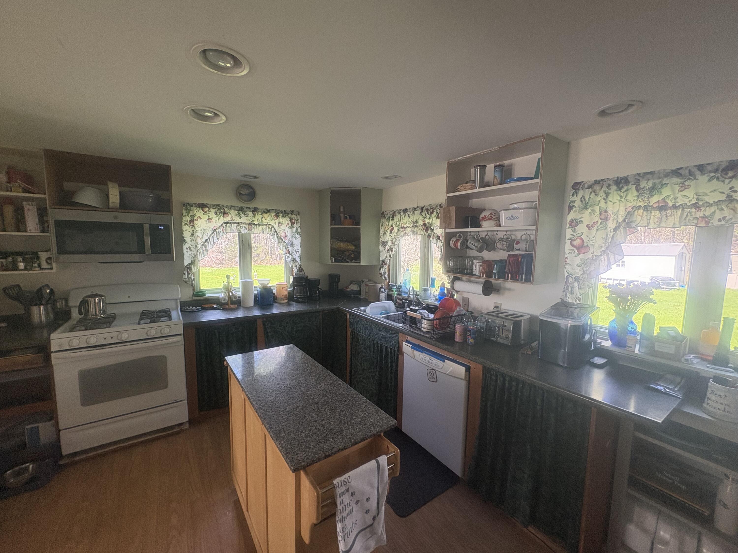 910 Hostile Valley Road Property Photo 19