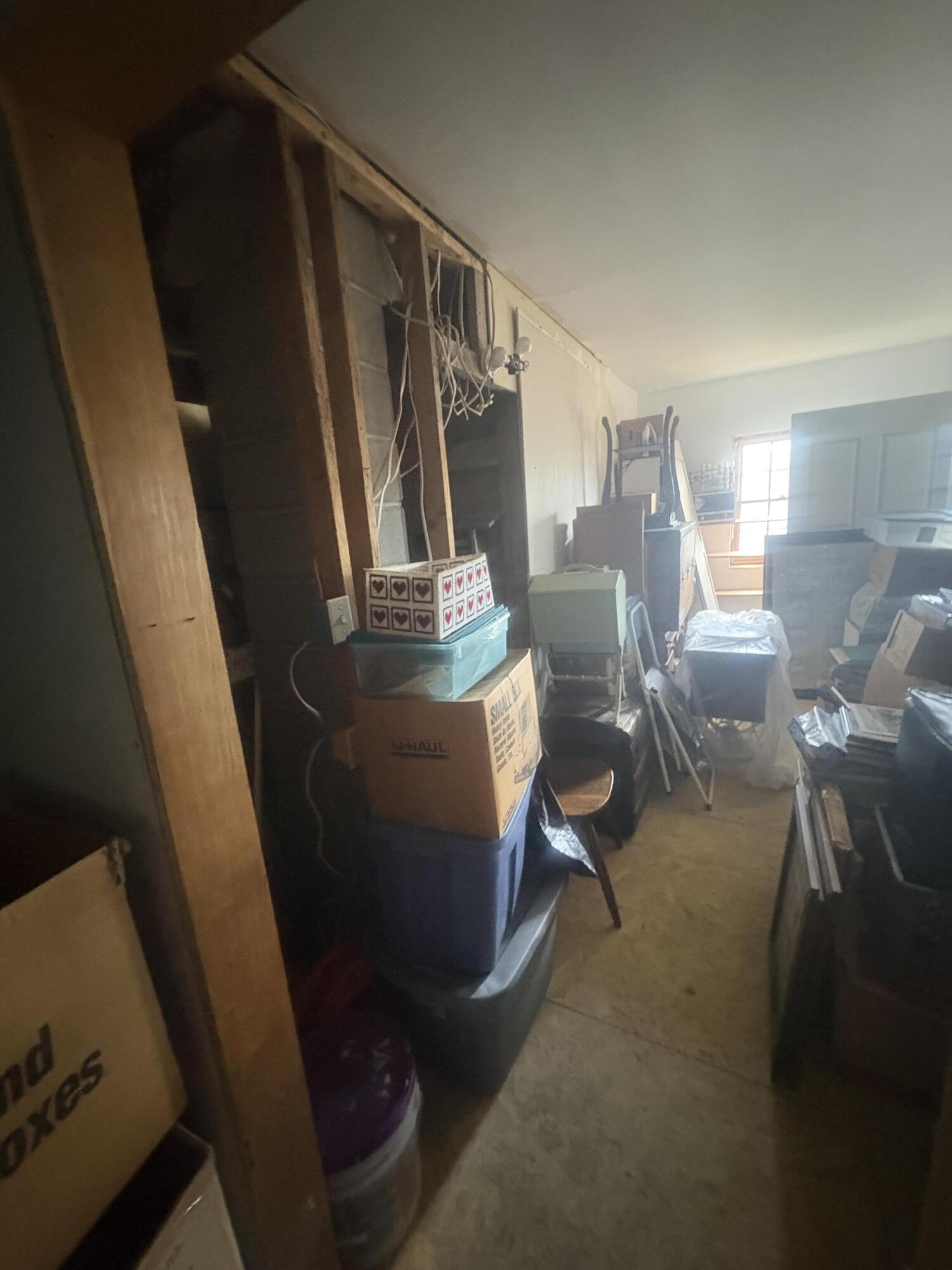 910 Hostile Valley Road Property Photo 34