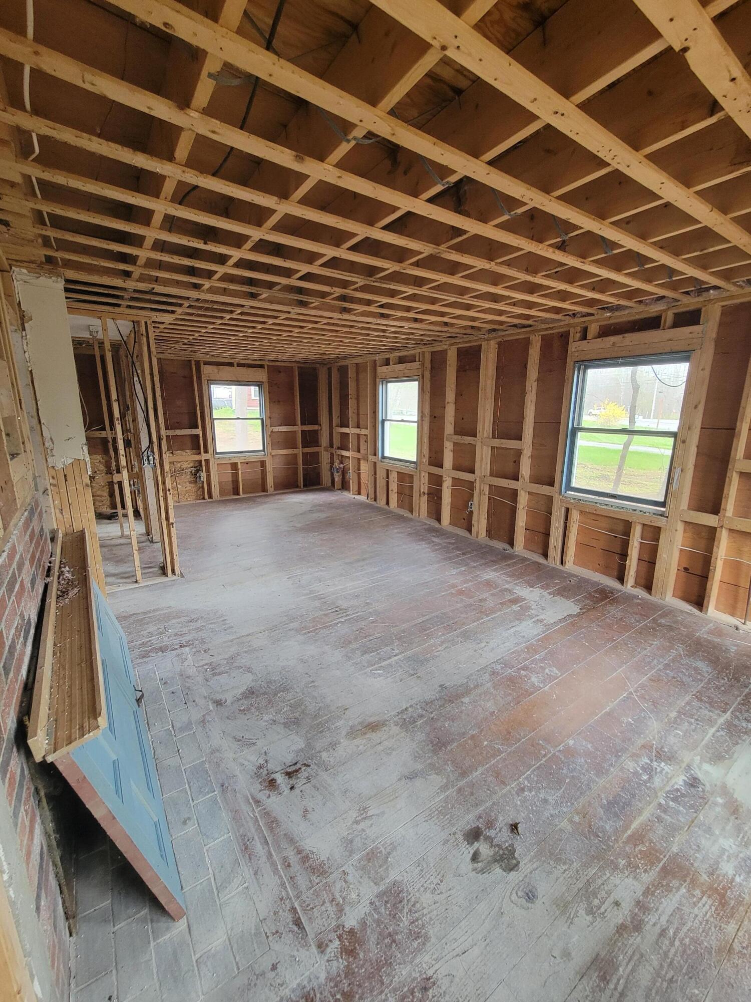 187 W Main Street Property Photo 8