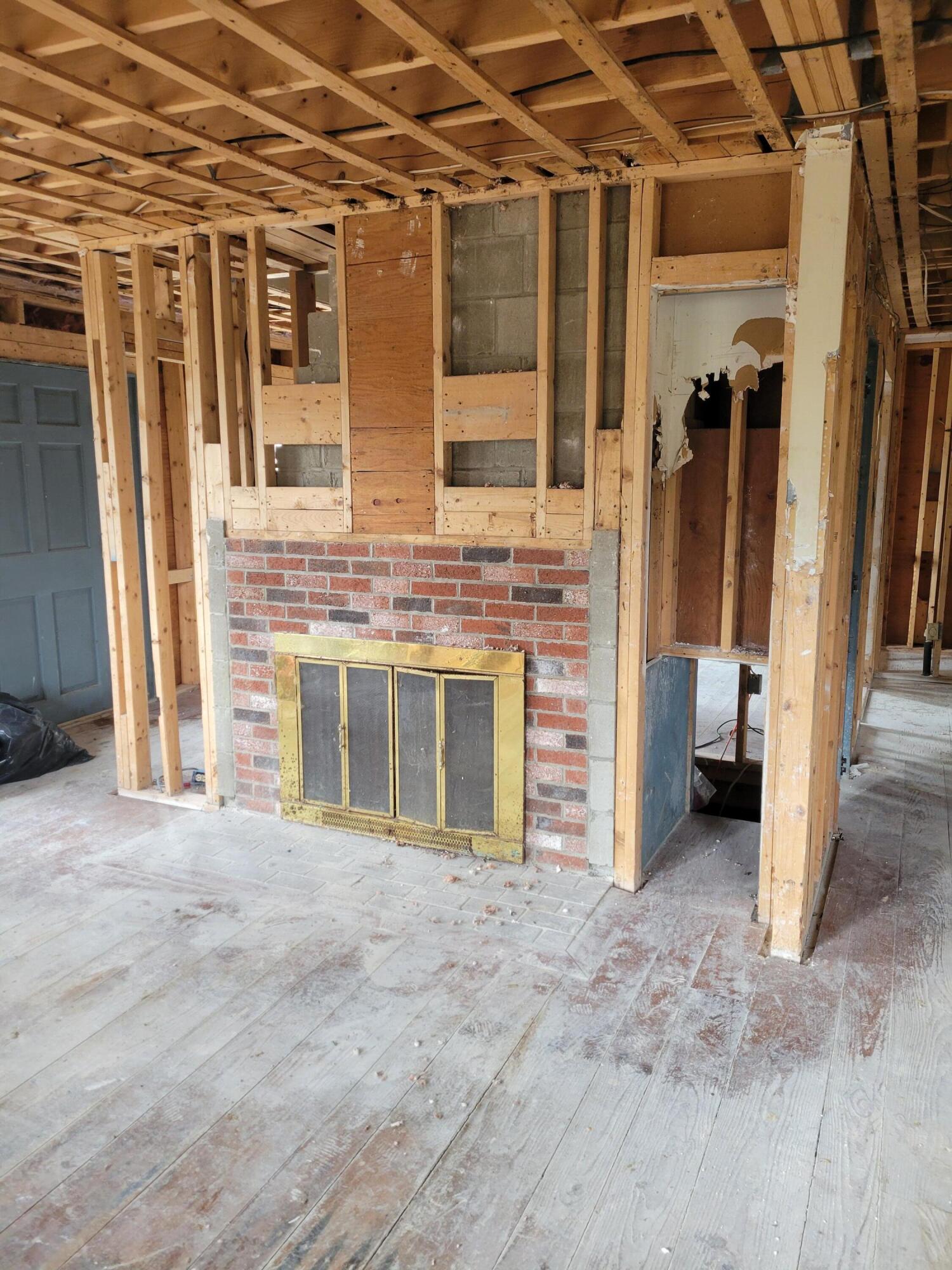 187 W Main Street Property Photo 9