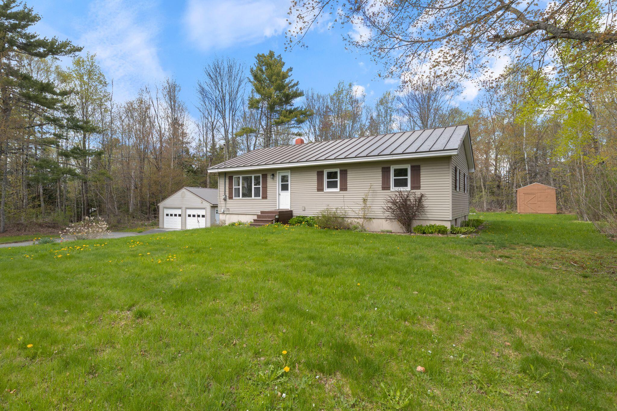 569 Benton Road Property Photo 3