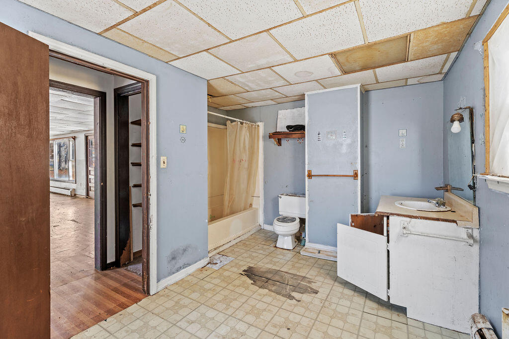 82 Summer Street Property Photo 13