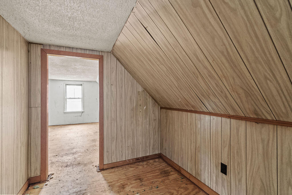 82 Summer Street Property Photo 24