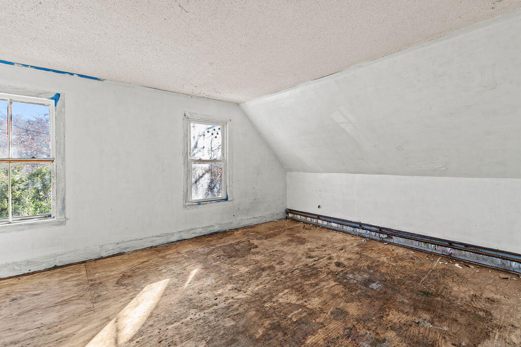 82 Summer Street Property Photo 28