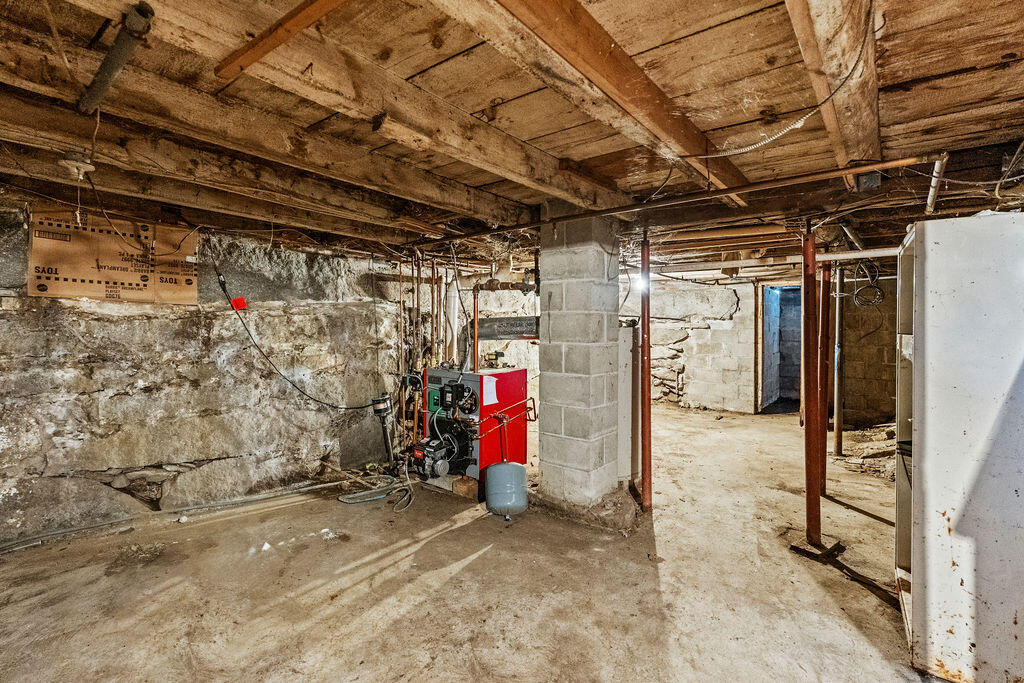 82 Summer Street Property Photo 32