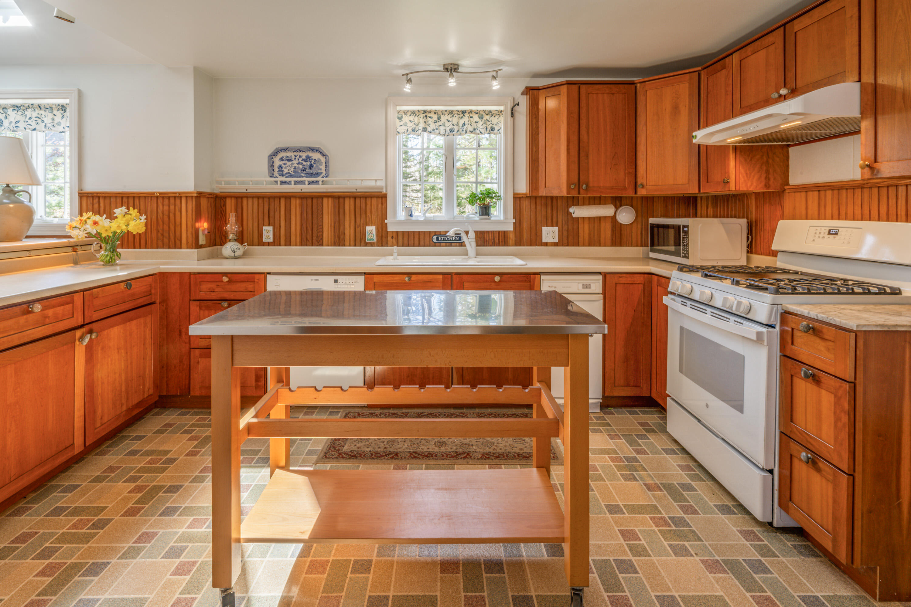 568 Bluff Road Property Photo 11