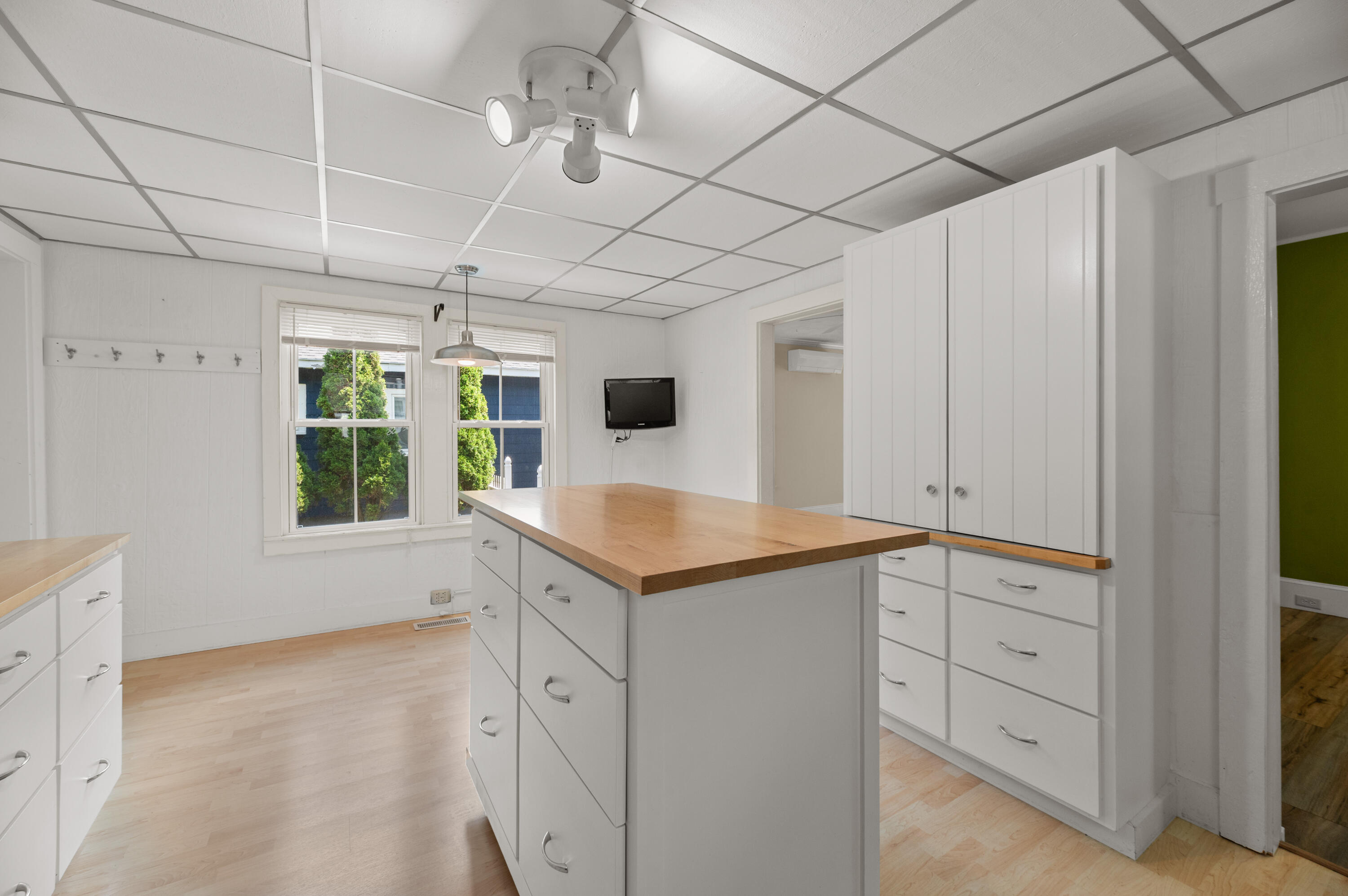 56 Lincoln Avenue Property Photo 6