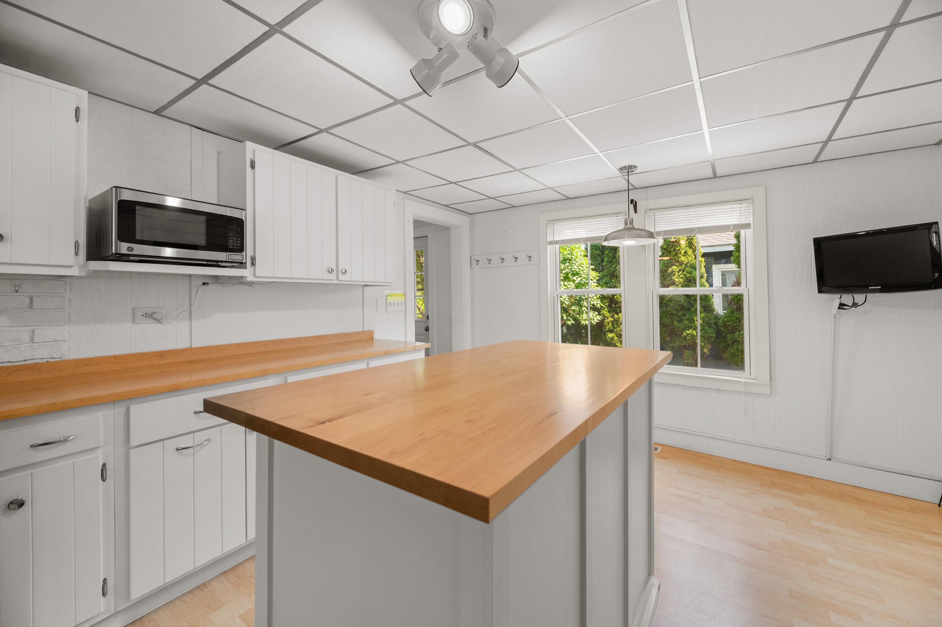 56 Lincoln Avenue Property Photo 7