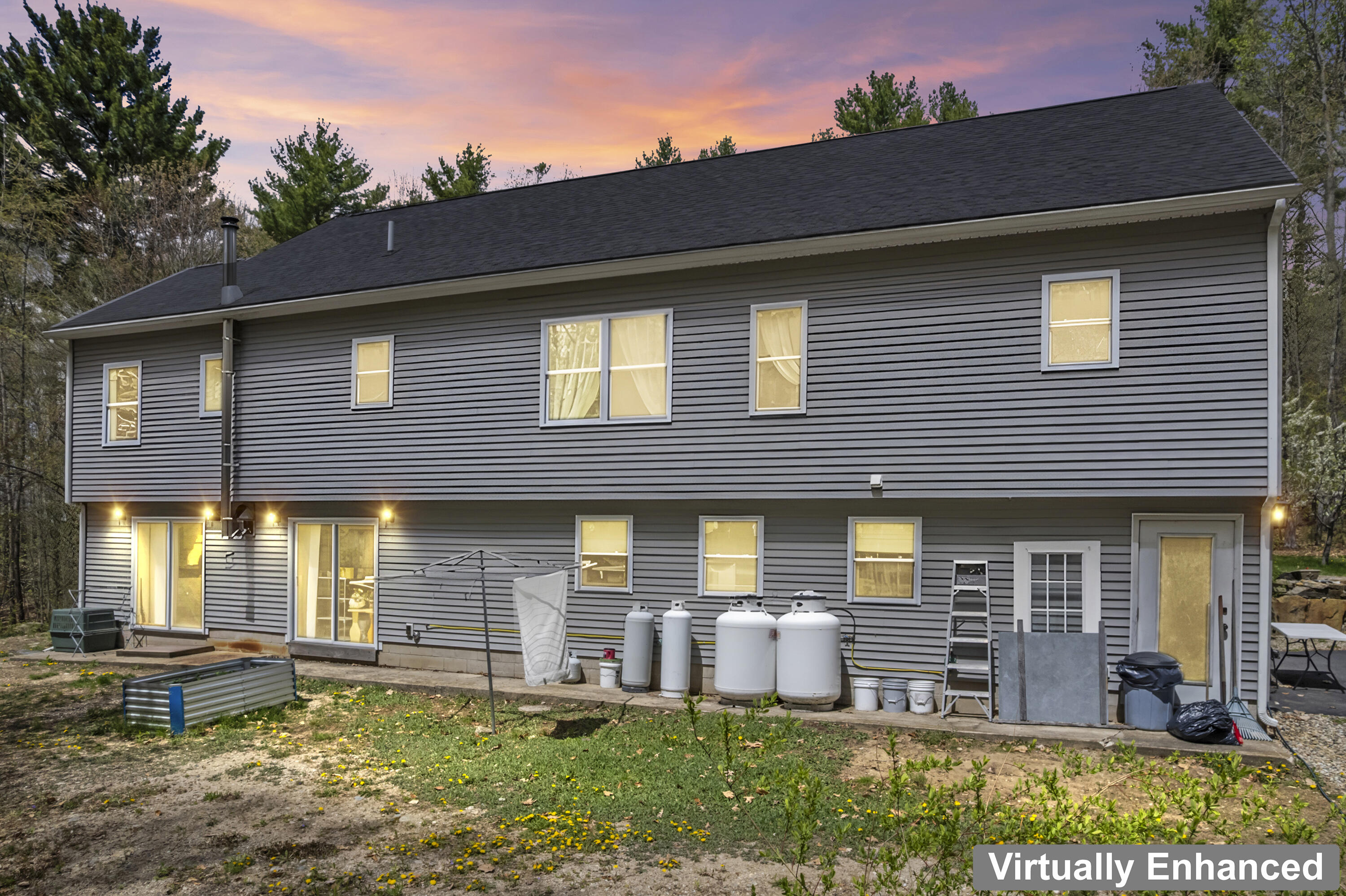 80 Maple Street Property Photo 4