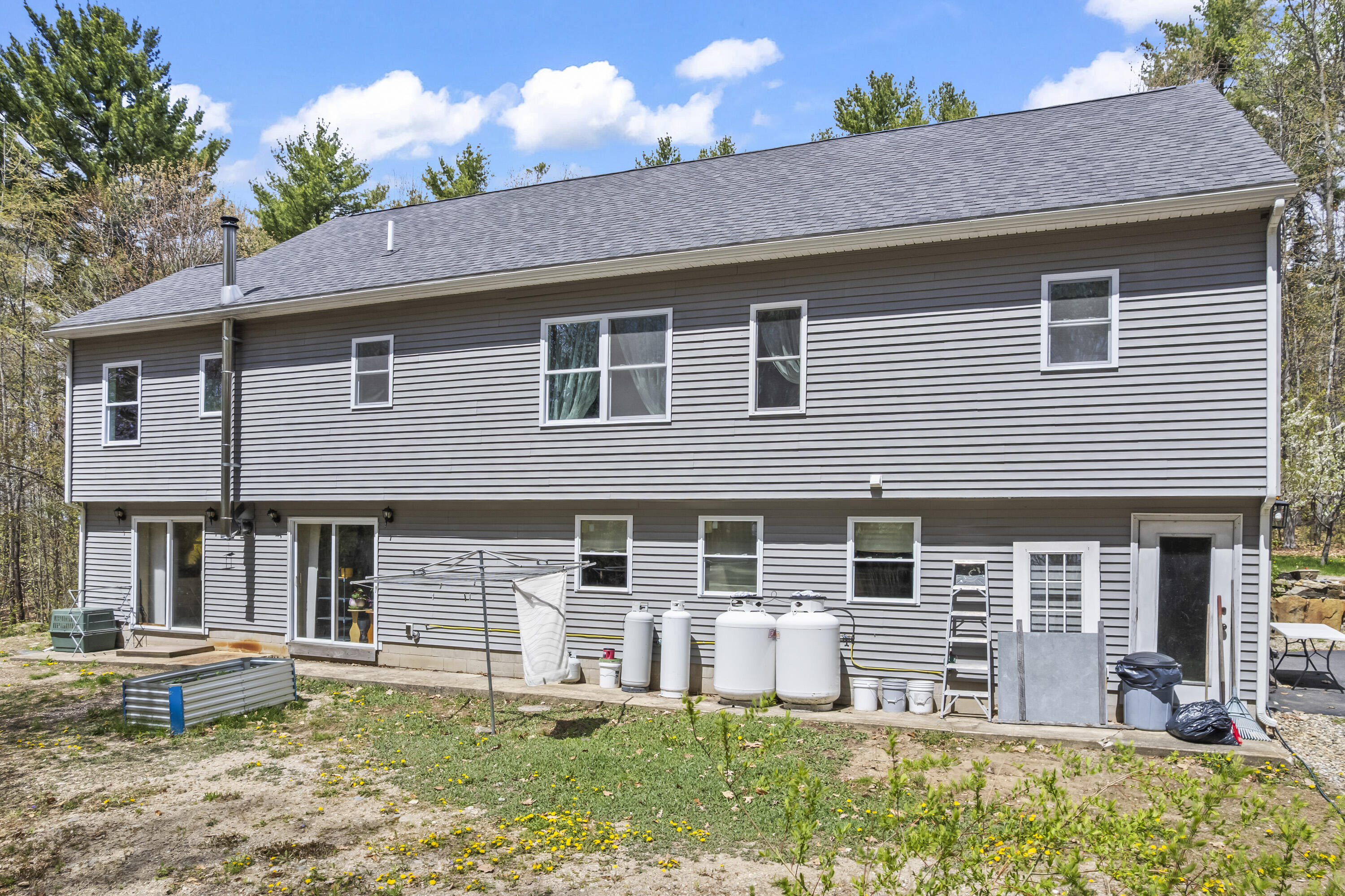 80 Maple Street Property Photo 5