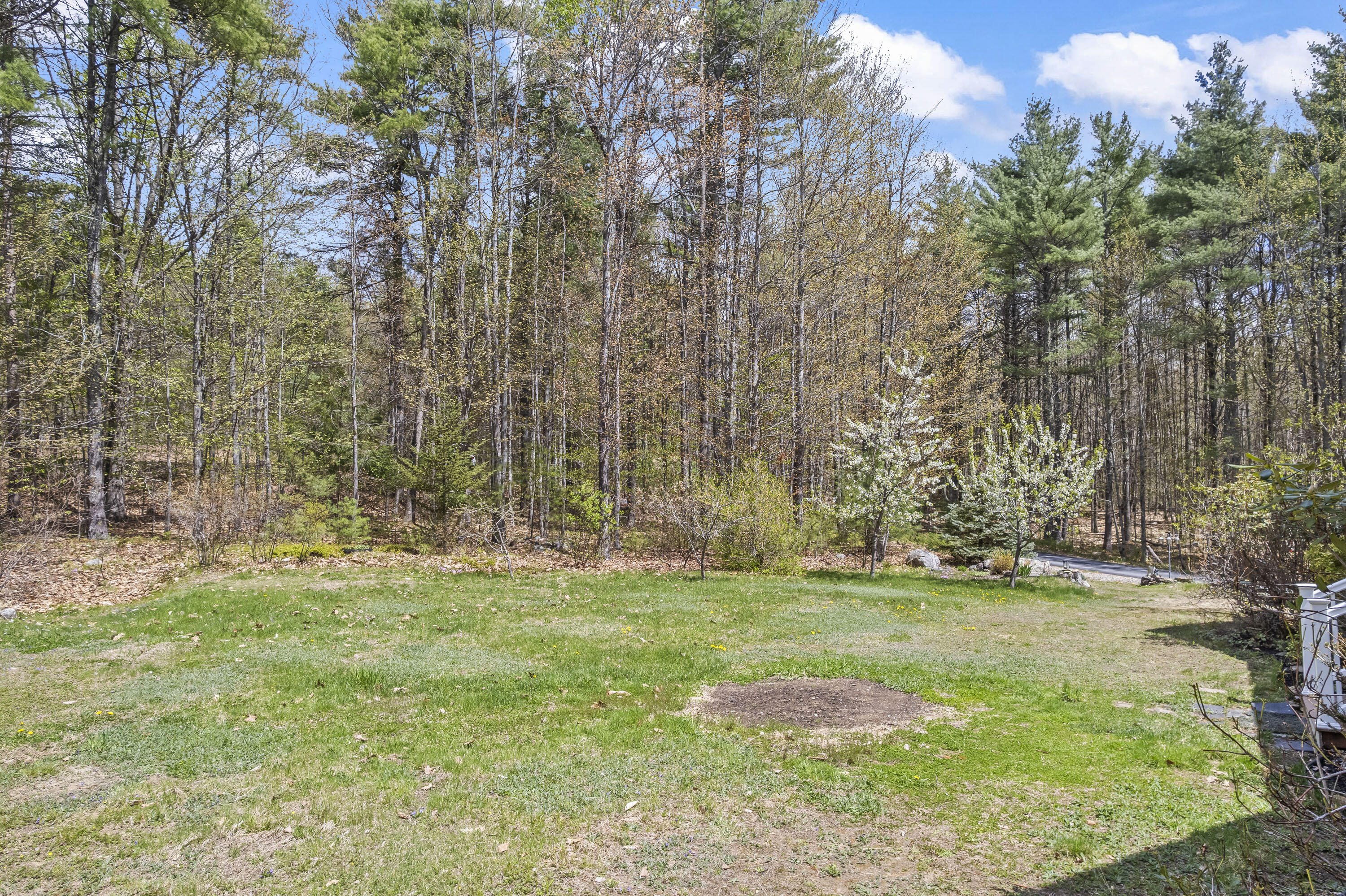 80 Maple Street Property Photo 14