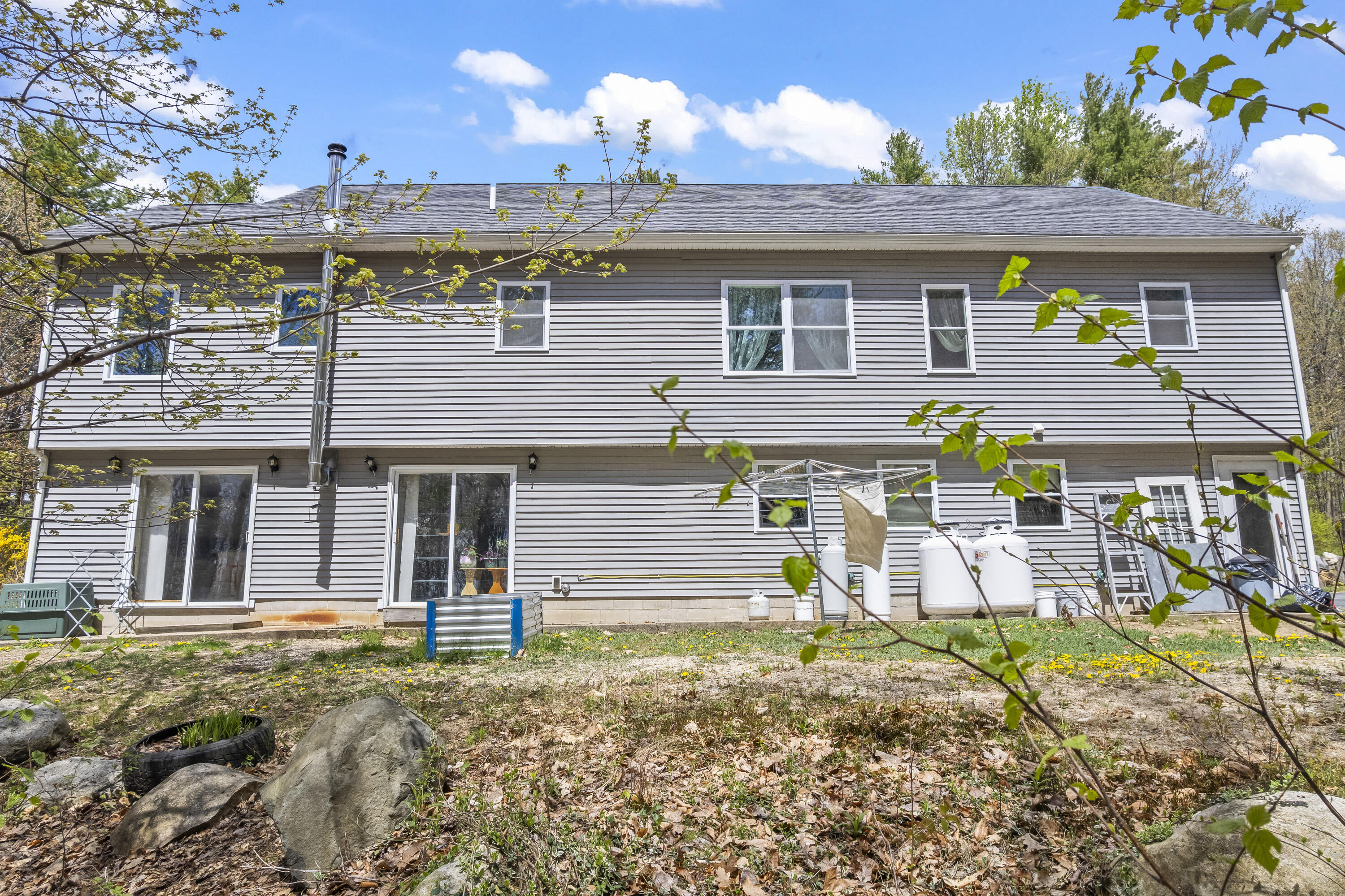 80 Maple Street Property Photo 17