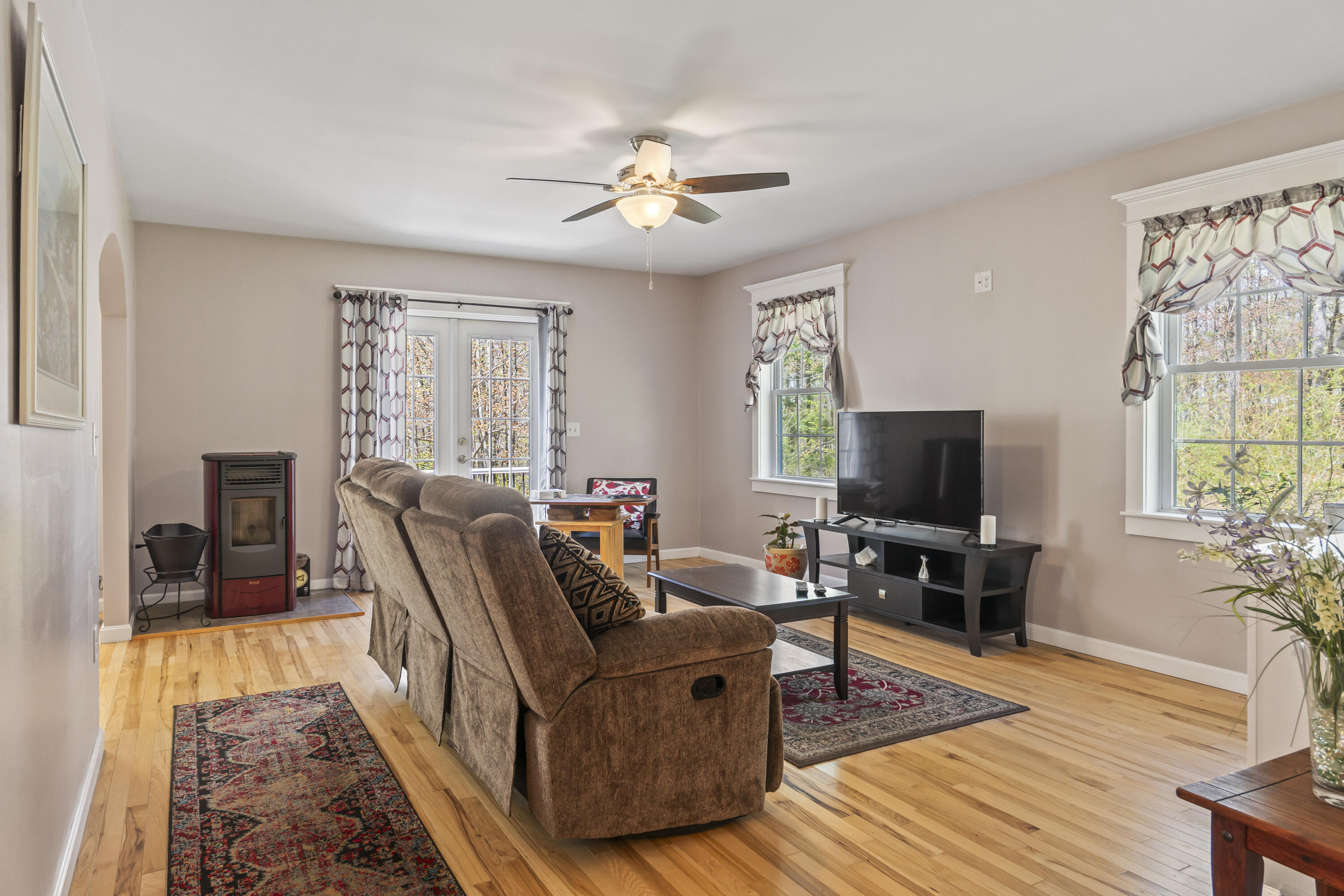 80 Maple Street Property Photo 23