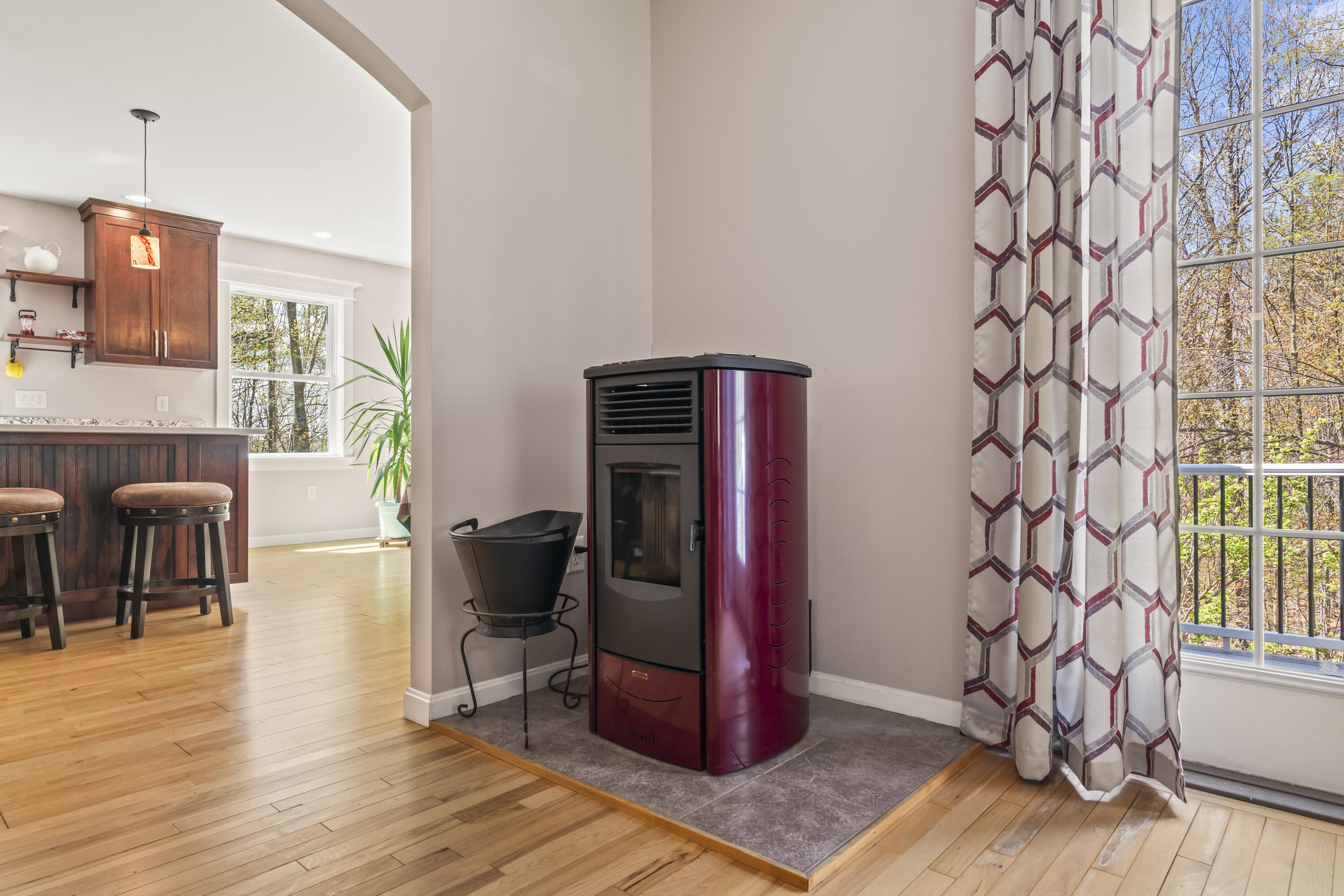 80 Maple Street Property Photo 24