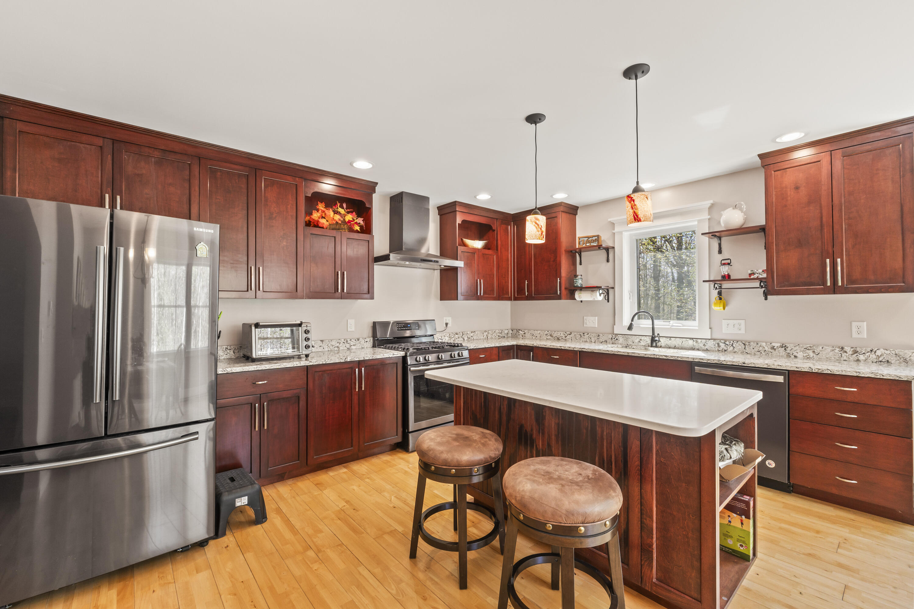 80 Maple Street Property Photo 30