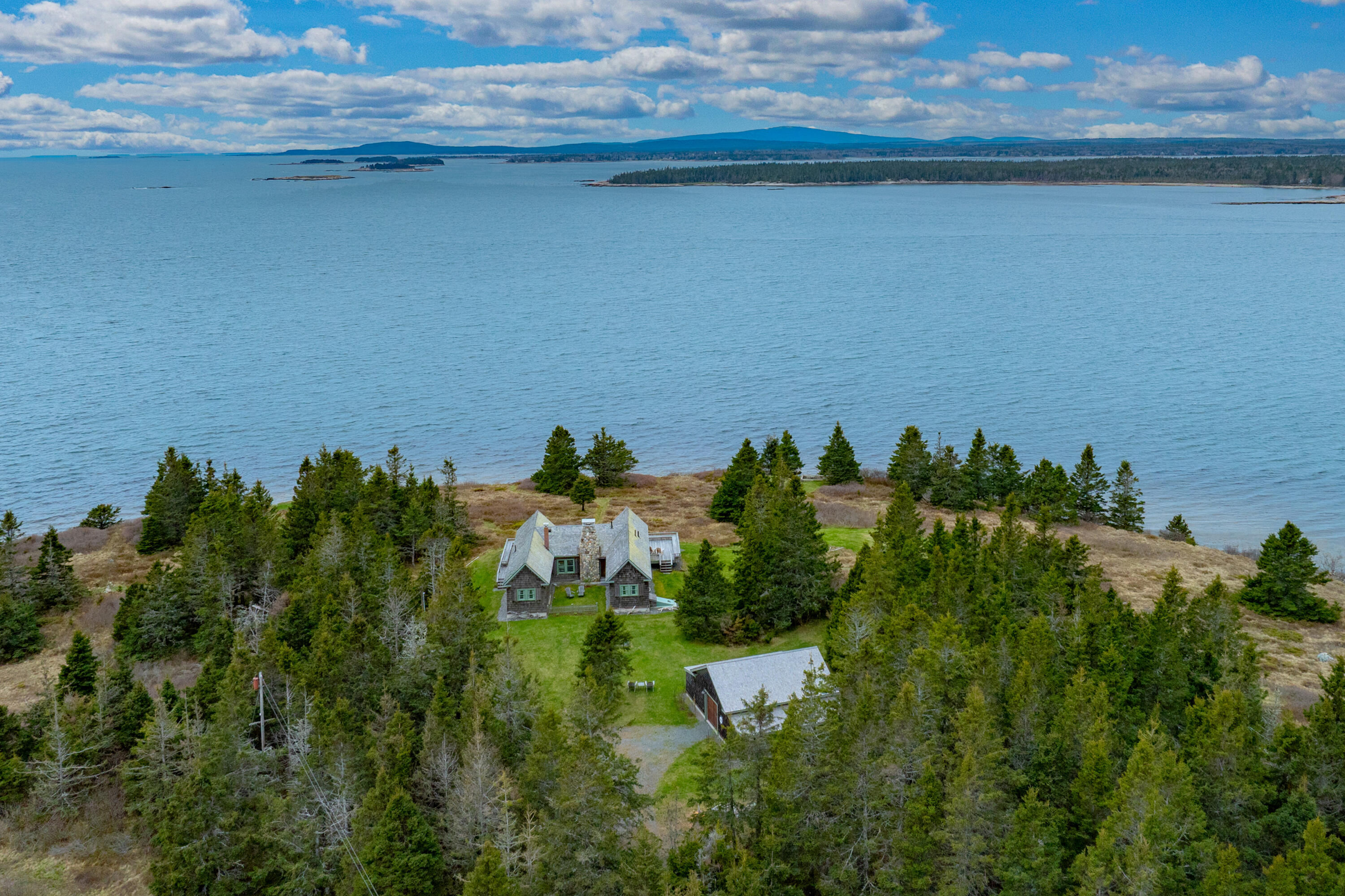 421 Petitmanan Point Road Property Photo 1