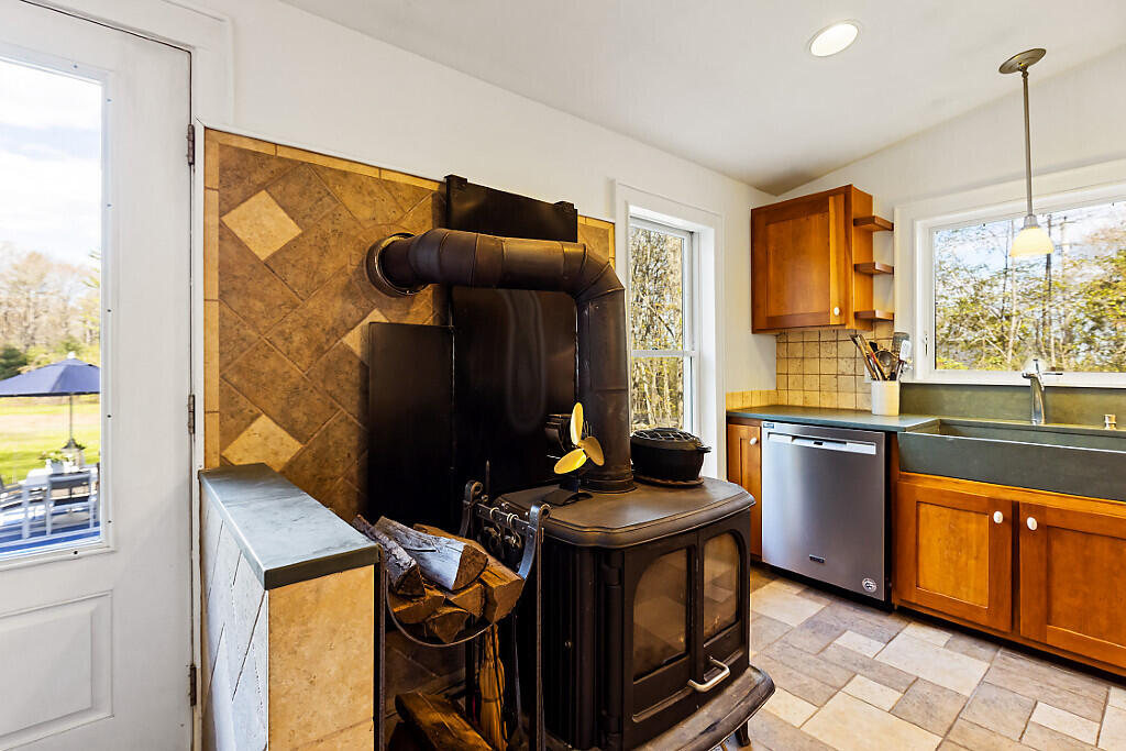 183 Mountain Road Property Photo 10