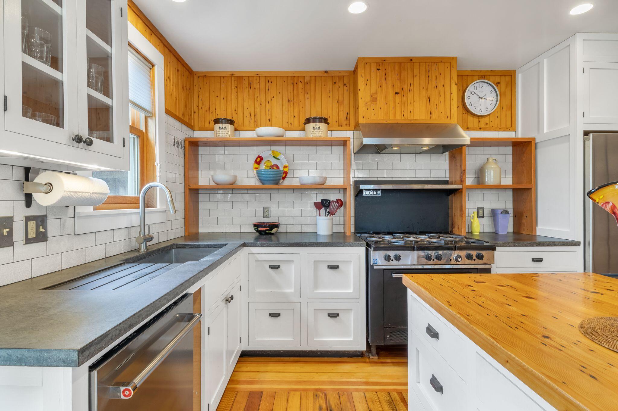 116 Sheridan Street Property Photo 14