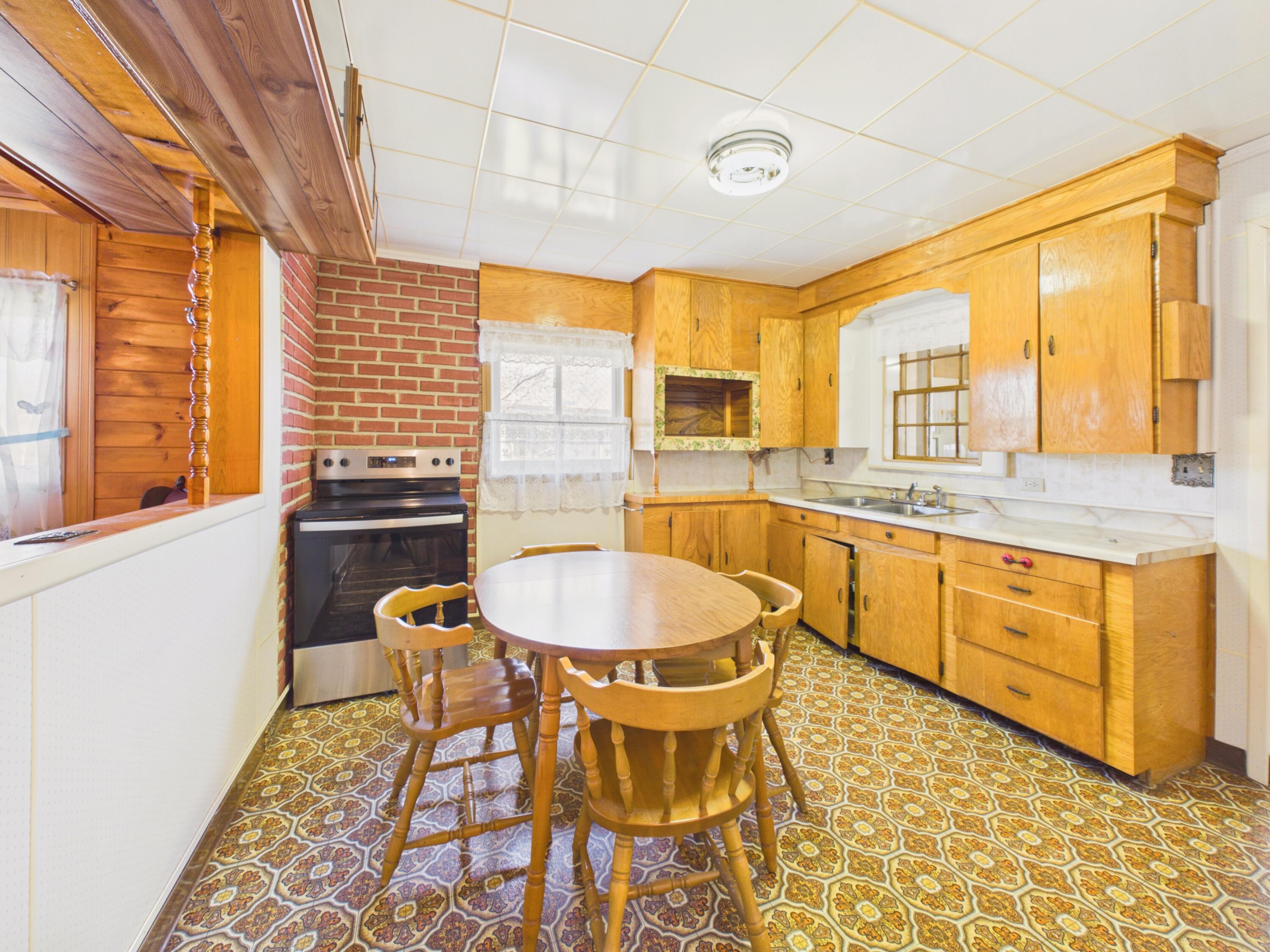 12 Patten Street Property Photo 13