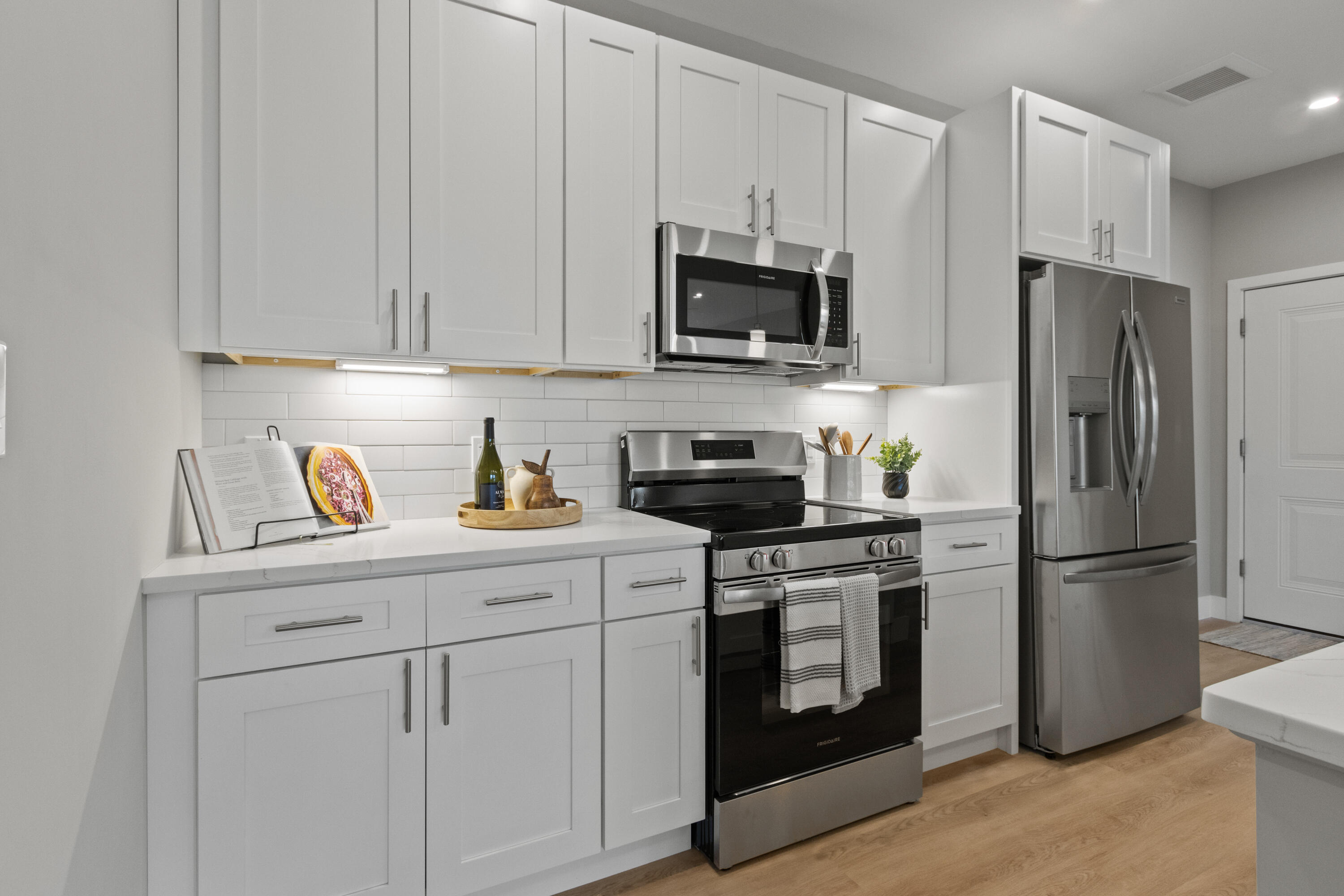 298 Main Street 2e Property Photo 6