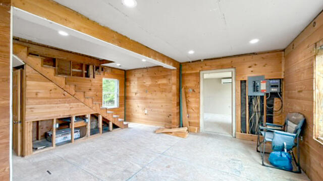 2194 Van Buren Road Property Photo 10