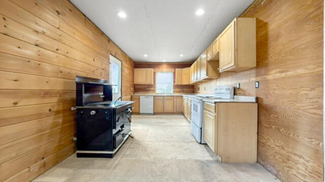 2194 Van Buren Road Property Photo 13