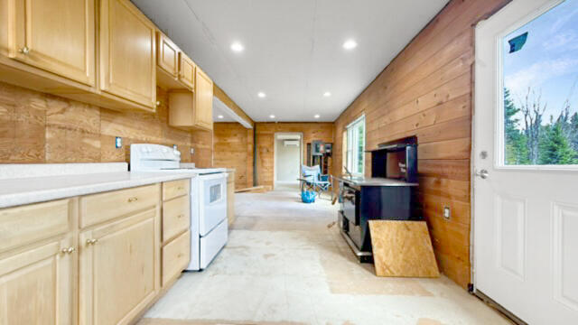 2194 Van Buren Road Property Photo 14