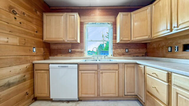 2194 Van Buren Road Property Photo 15