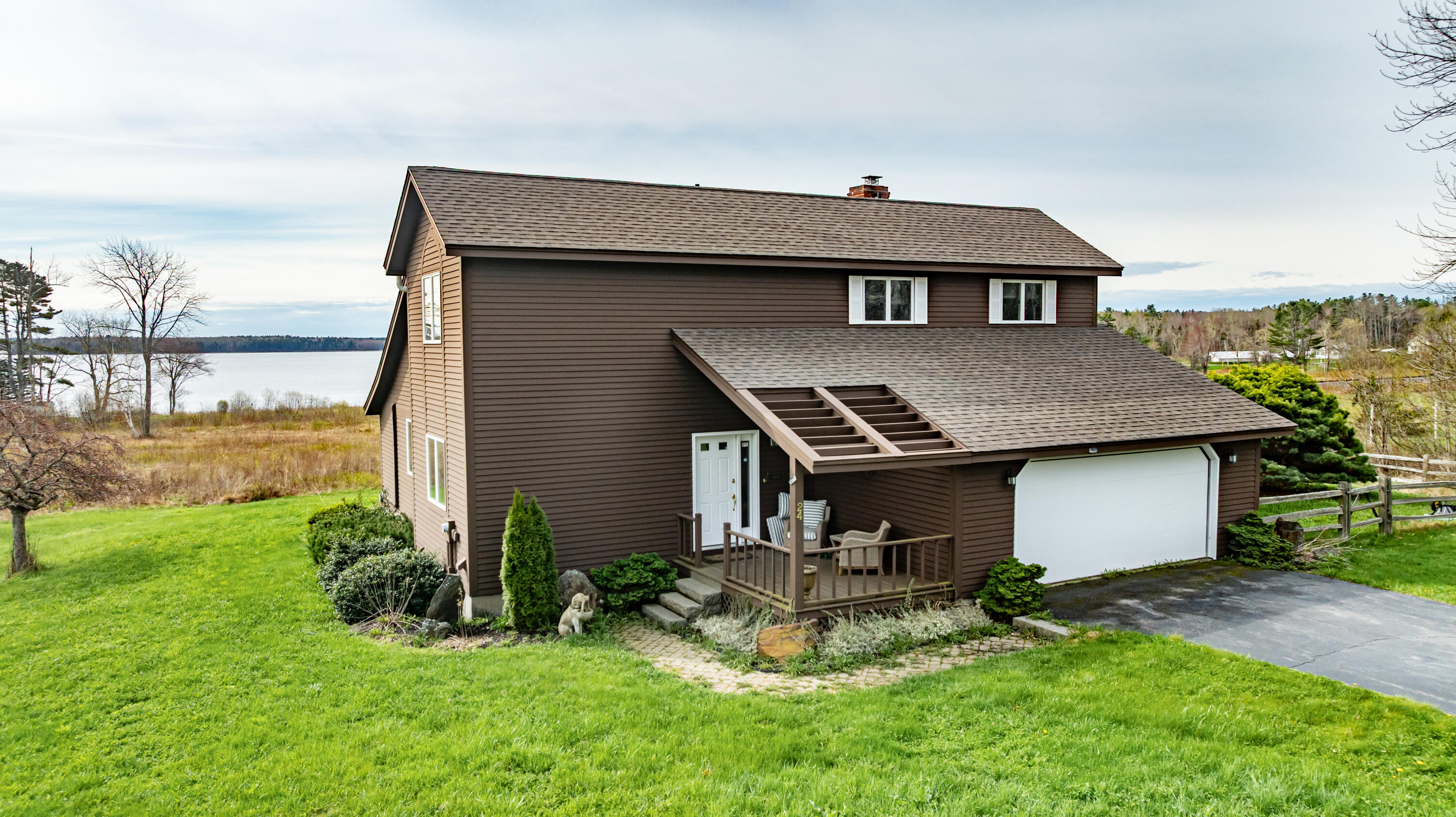 24 Fort Point Cove Road Property Photo 5