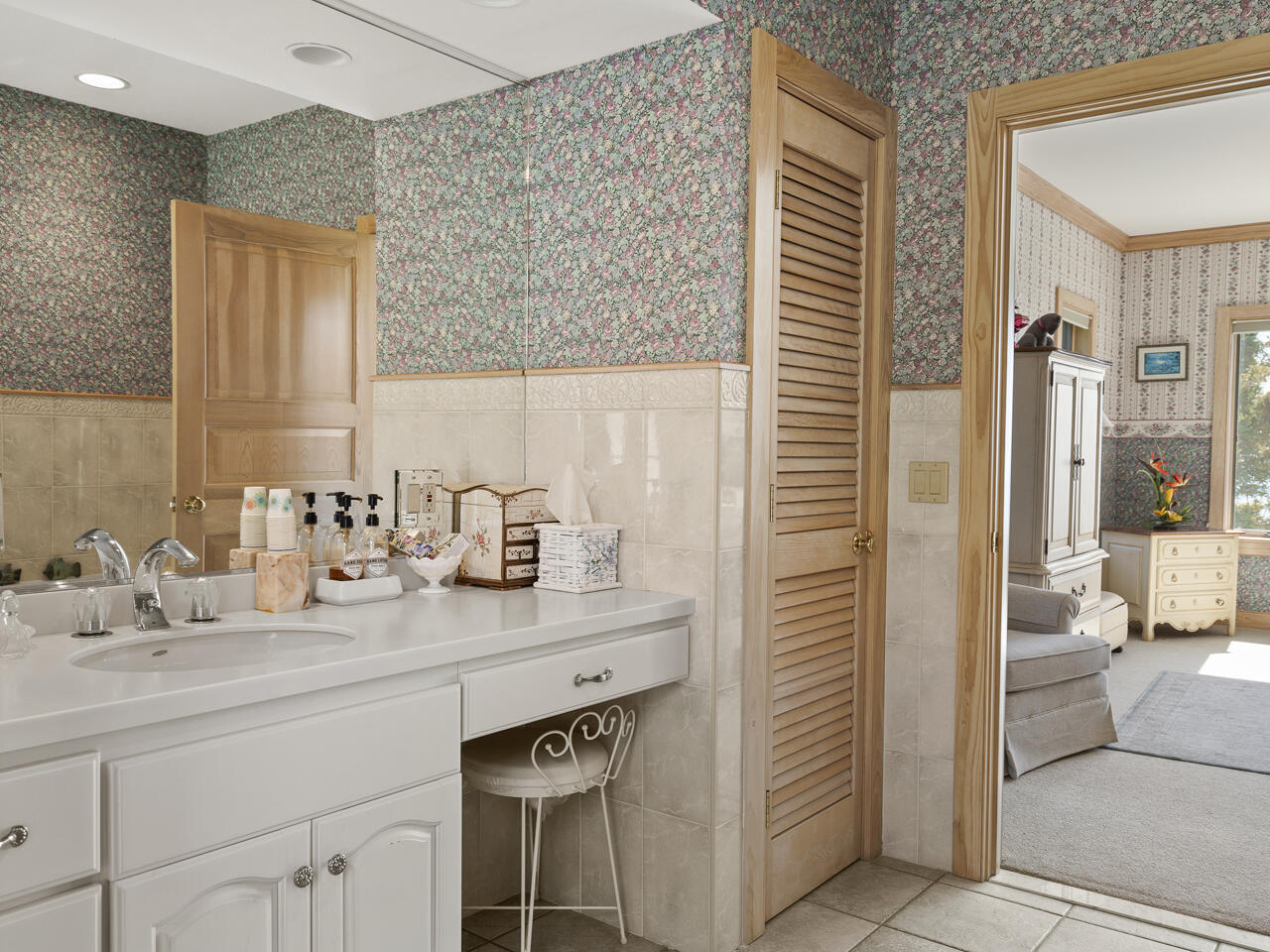 28 Yellow Head Road Property Photo 40