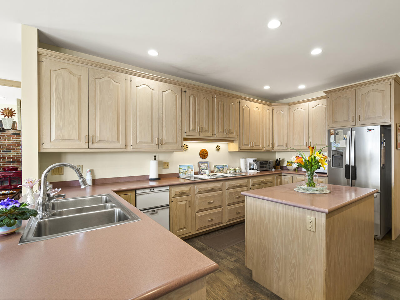 28 Yellow Head Road Property Photo 43