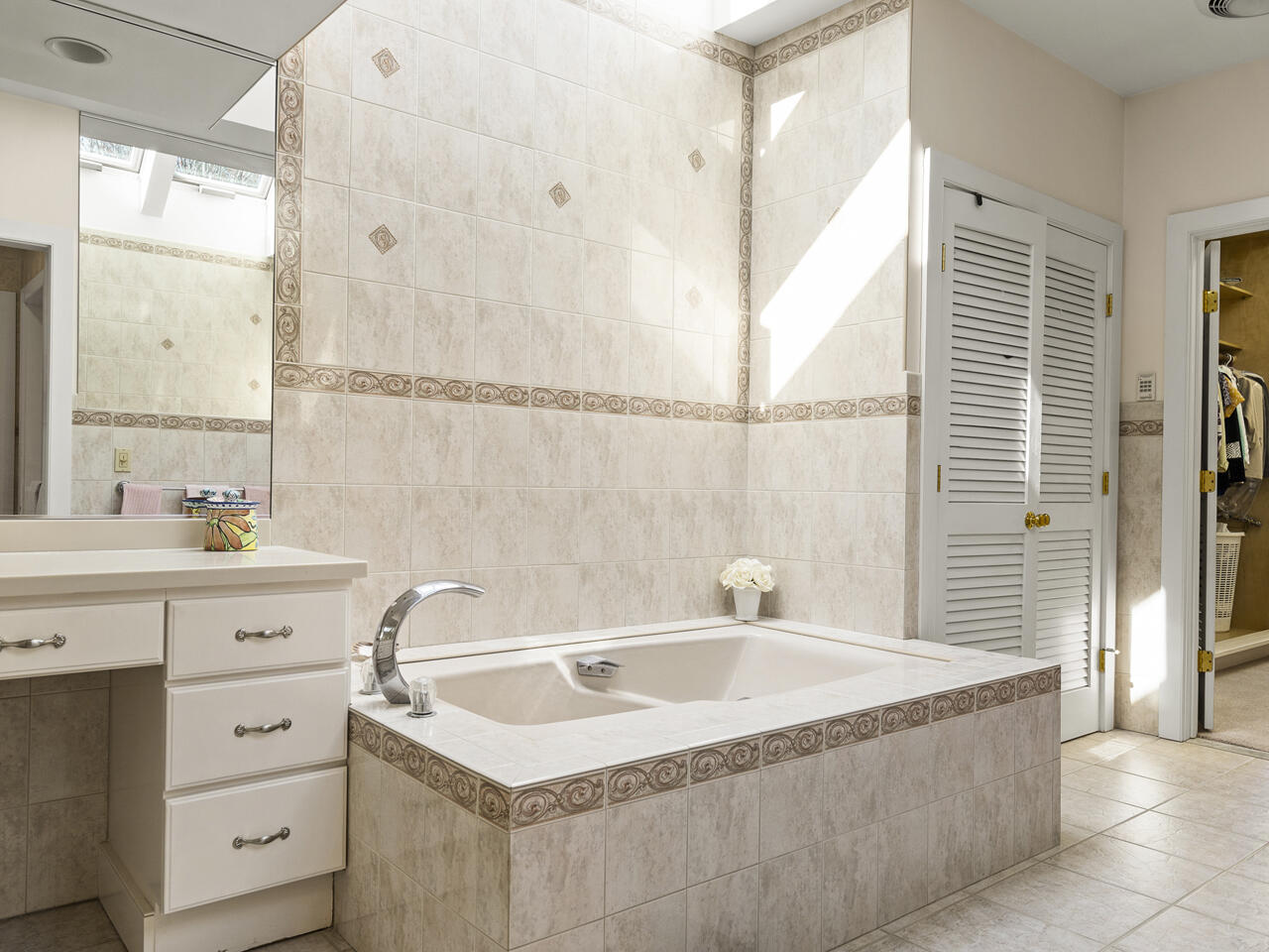 28 Yellow Head Road Property Photo 75
