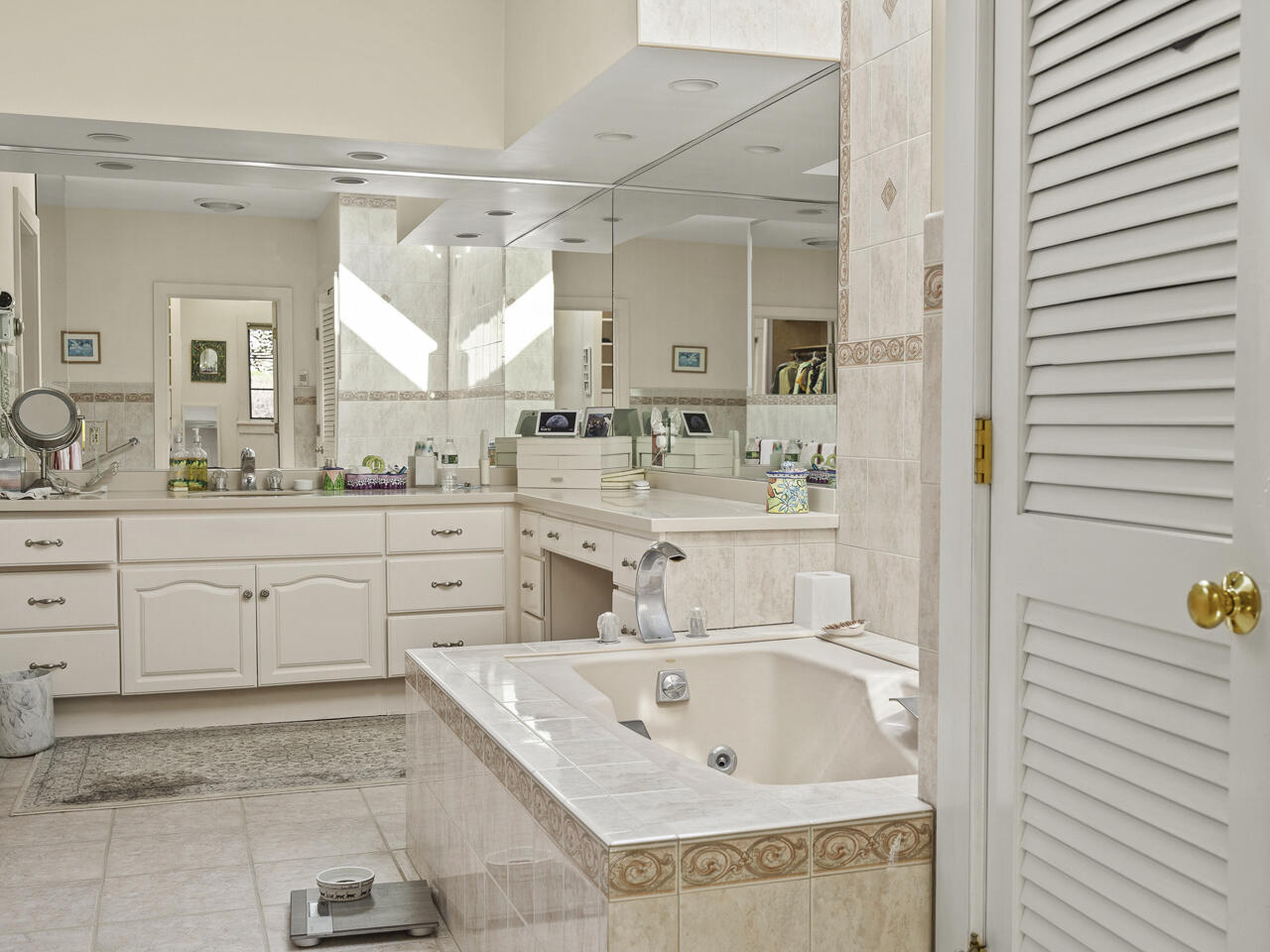 28 Yellow Head Road Property Photo 79