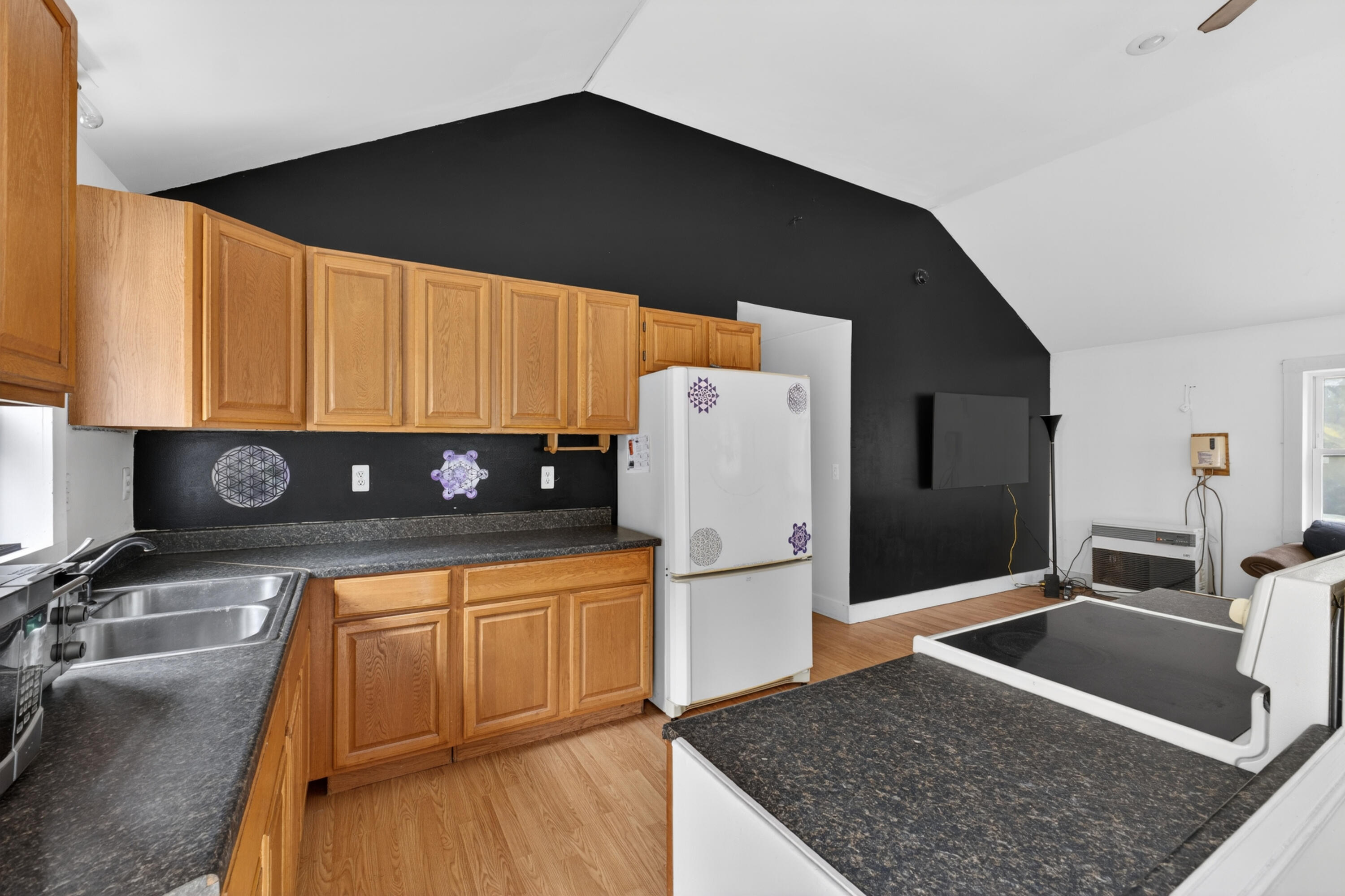 13 Carey Lane Property Photo 3